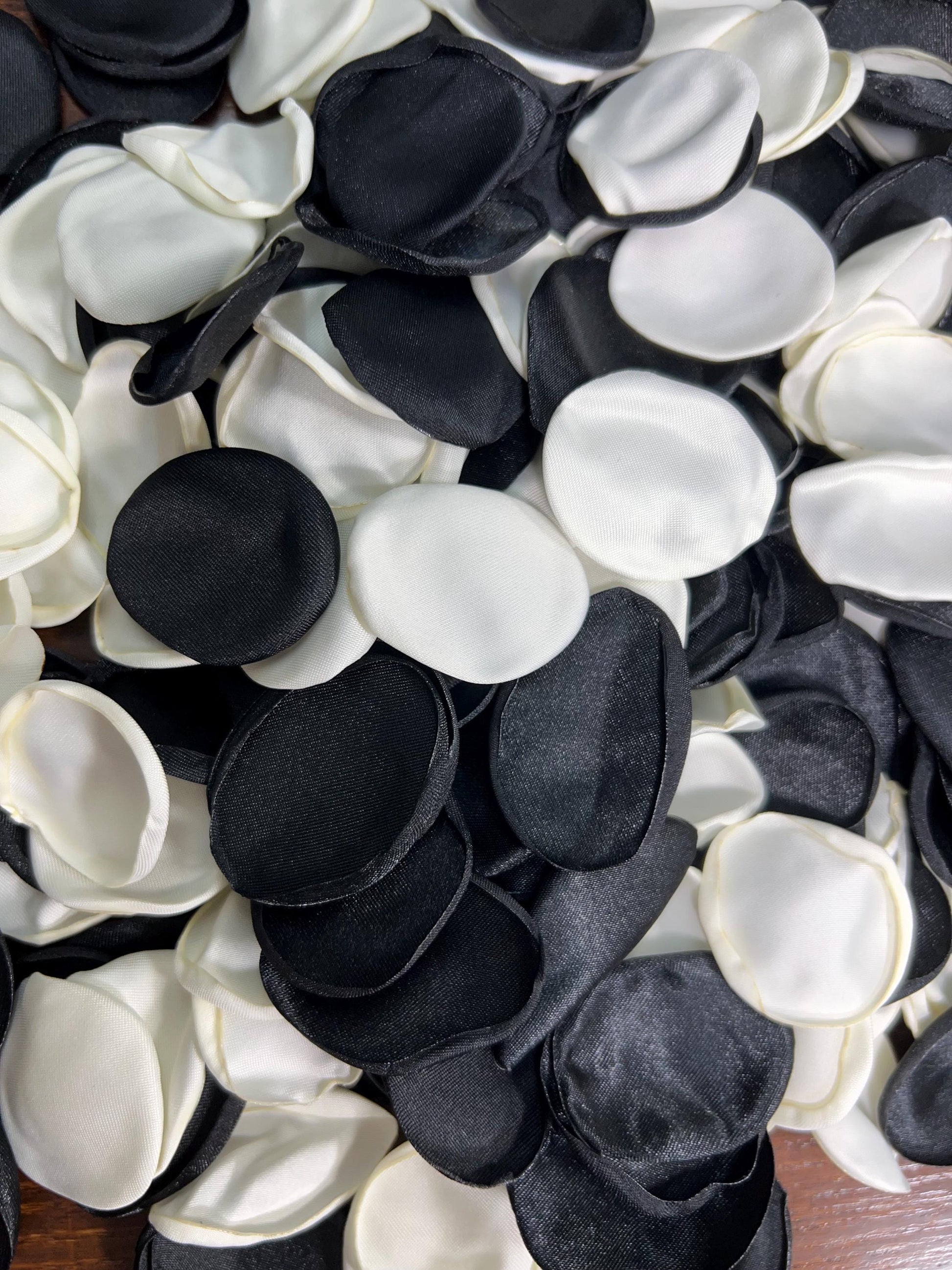 Black Ivory Petals Wedding Decor Flower Girl Petals Black Ivory Wedding Aisle Decor Flower Petals Black White Ceremony Decor Confetti