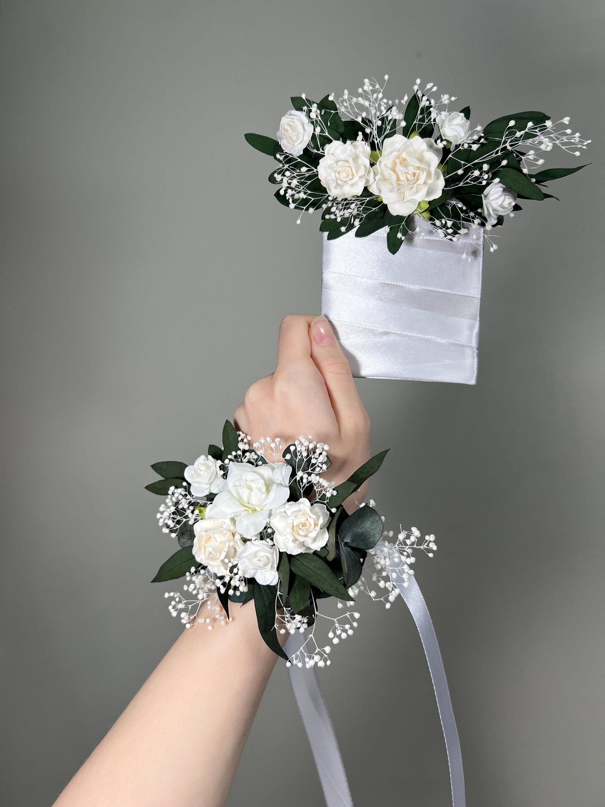 White Corsage Wedding Eucalyptus Corsage Wrist Corsage Bridesmaids White Mom Corsage Ivory Baby Breath Accessories Artificial Flower