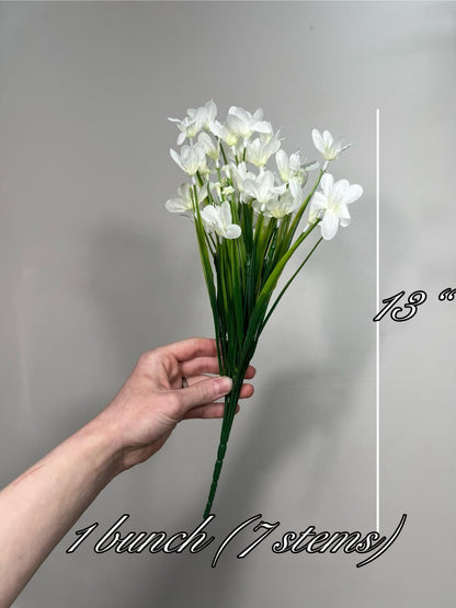 White Flowers 1 Bunch Artificial Wedding White Flower with Stems Ivory Flowers Silk Artificial Cream Blossoms Flowers Wild White Delphinium