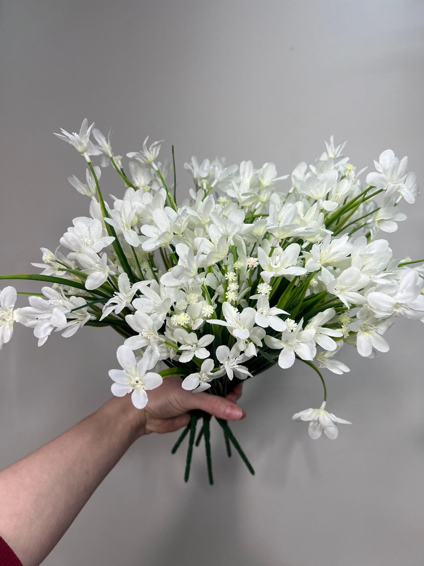 White Flowers 1 Bunch Artificial Wedding White Flower with Stems Ivory Flowers Silk Artificial Cream Blossoms Flowers Wild White Delphinium