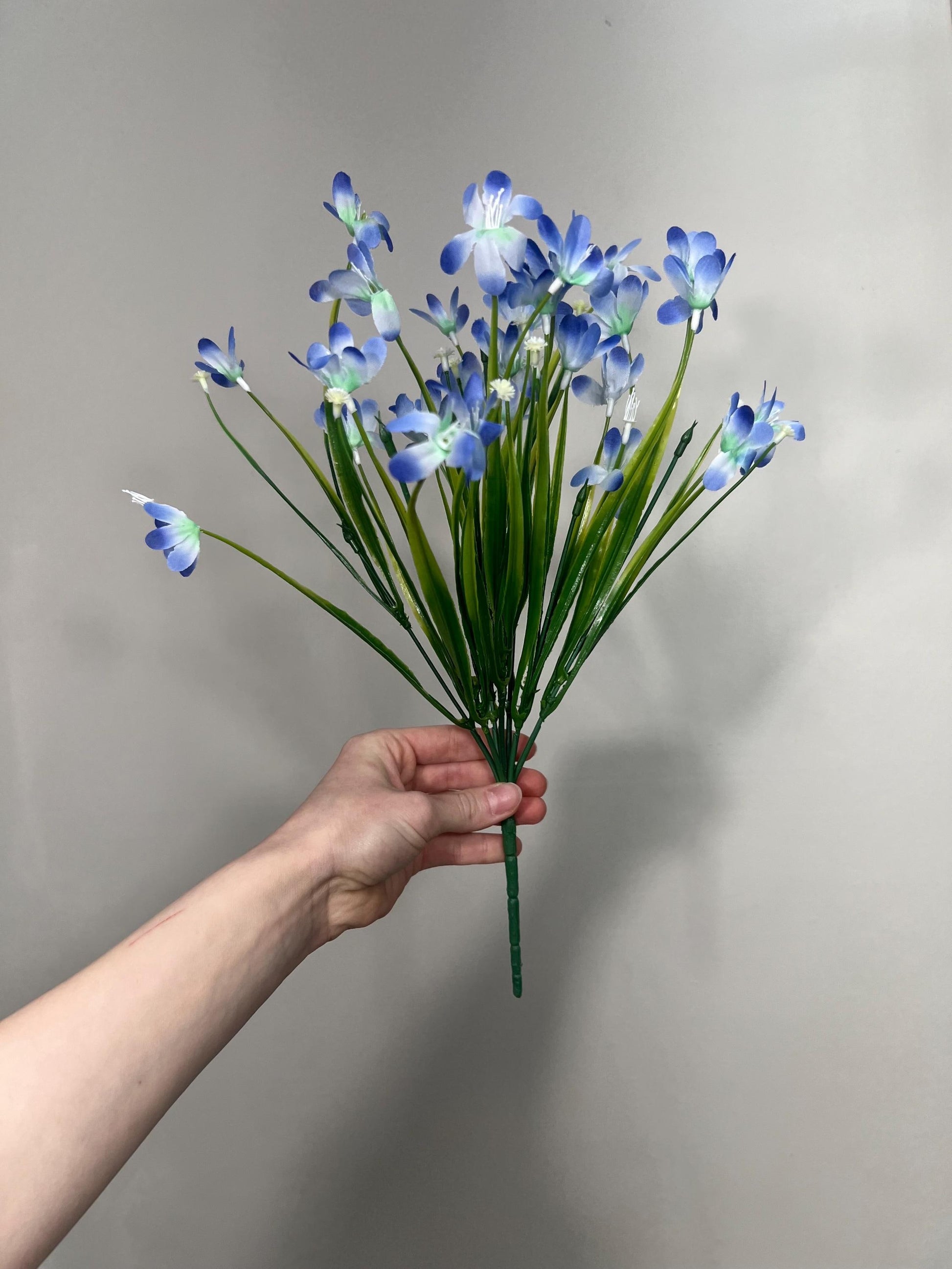 Blue Flowers 1 Bunch Artificial Wedding Blue Flower with Stems Light Blue Flowers Silk Artificial Blue Blossoms Flowers Wild Blue Delphinium