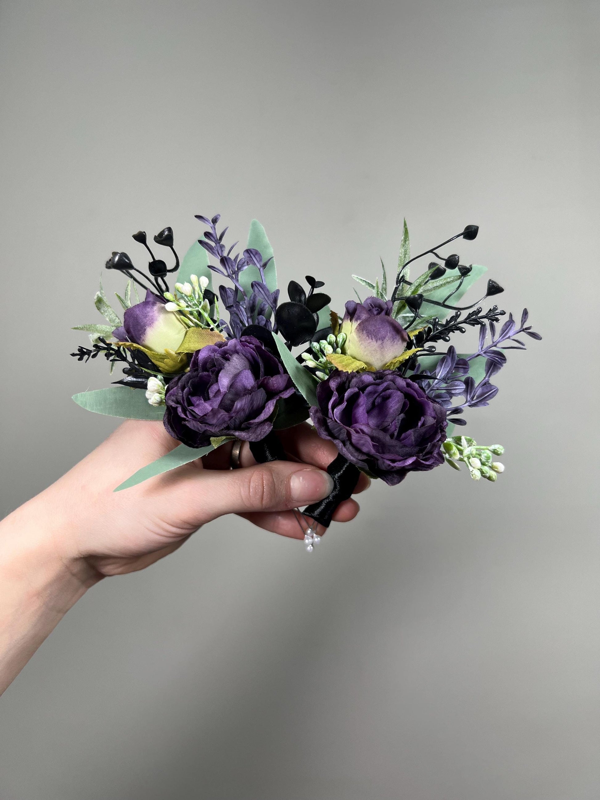Plum Boutonnière Wedding Dark Purple Black Boutonniere Groom Black Plum Boutonnière Groomsmen Dark Purple Black Boutonniere Sage Green