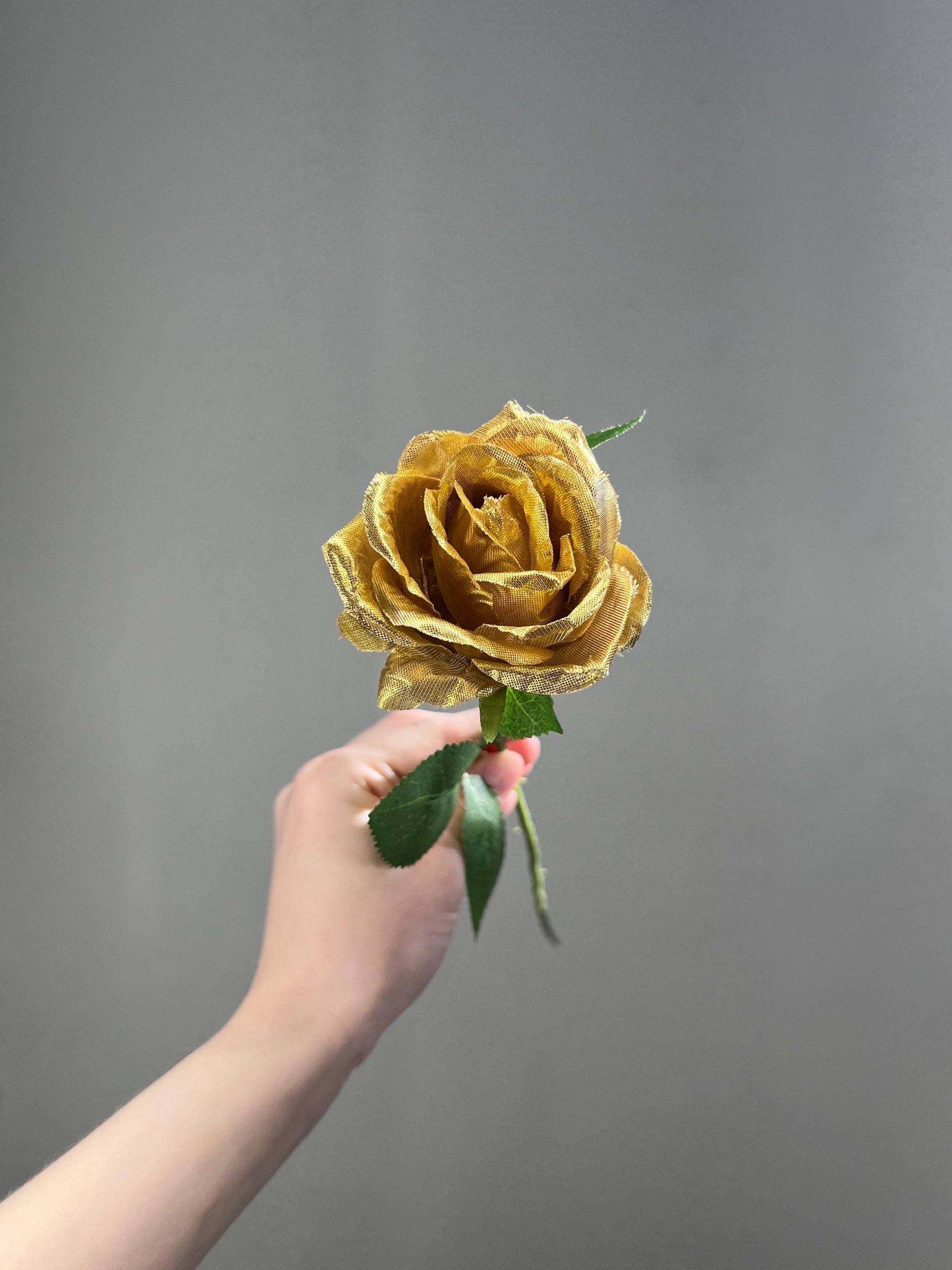 Gold Rose Flower Heads with Stem Wedding Gold Rose Artificial Gold Wedding Silk Roses Gold Flower Home Decor Roses Wedding DIY Craft Supply