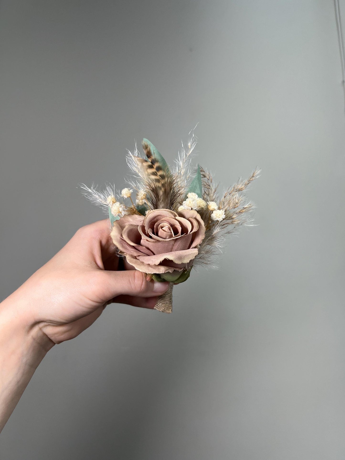 Brown Boutonniere Wedding Taupe Groom Boutonnières Boho Brown Feathers Boutonniere Groomsmen Taupe Baby Breath Pampas Grass Artificial