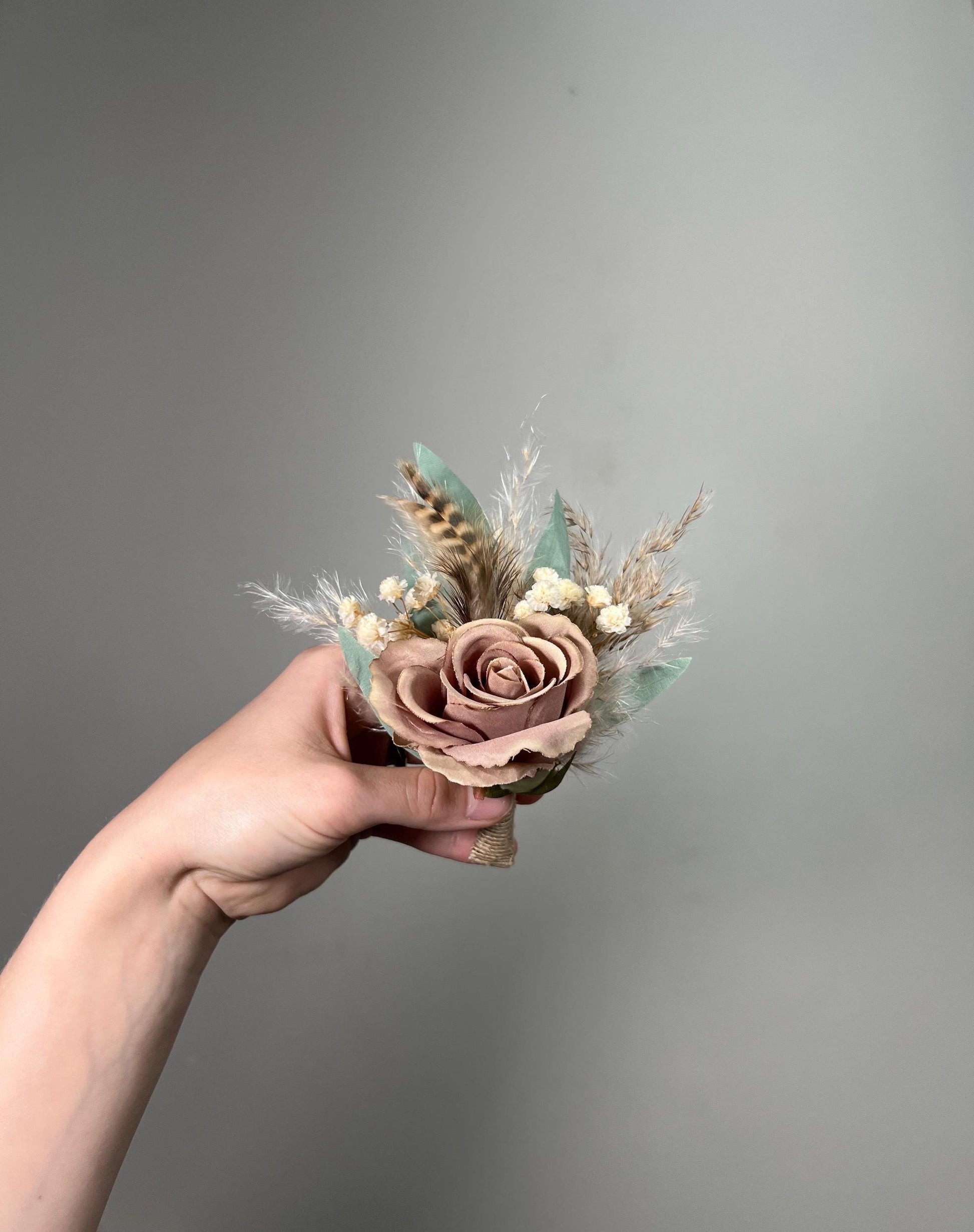 Brown Boutonniere Wedding Taupe Groom Boutonnières Boho Brown Feathers Boutonniere Groomsmen Taupe Baby Breath Pampas Grass Artificial