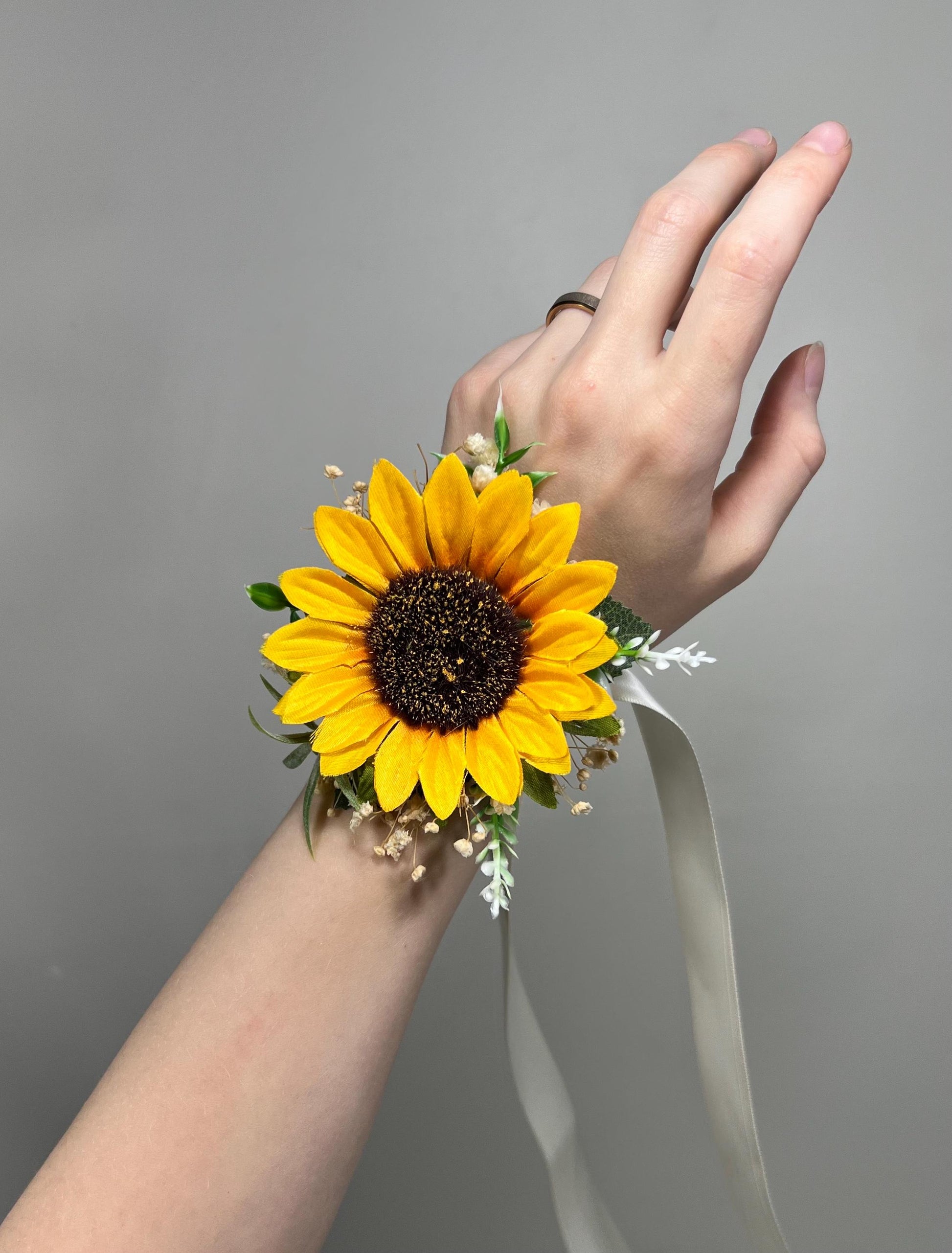 Sunflower Corsage Wedding Wrist Corsage Sunflower Bridesmaids Corsage Baby Breath Sunflowers Fall Corsage Artifitical Flower