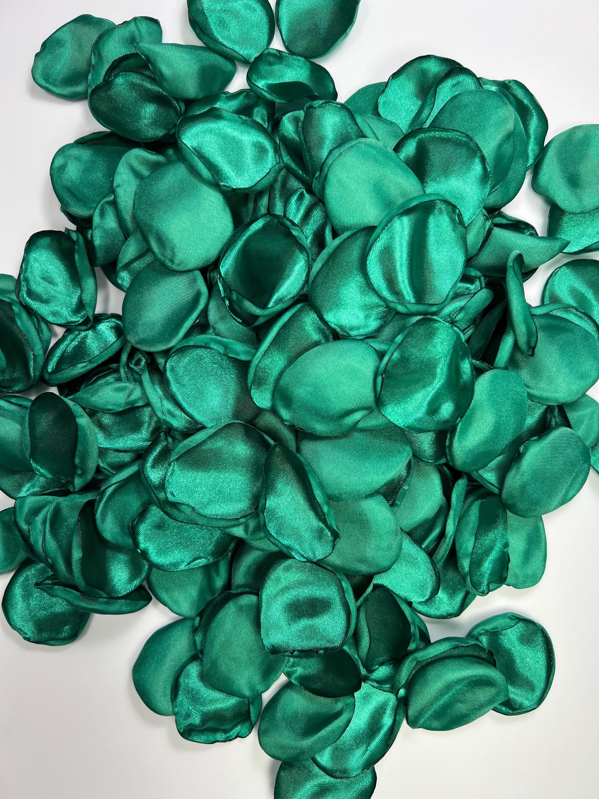 Emerald Green Petals Wedding Decor Flower Girl Petals Jade Green Wedding Aisle Petals Flower Teal Green Ceremony Decor Confetti Peacock