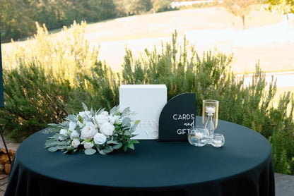 Wedding Centerpiece White Ivory Aisle Arrangement Centerpiece Table Decor White Sweetheart Artificial Flowers Eucalyptus Centerpiece Vase