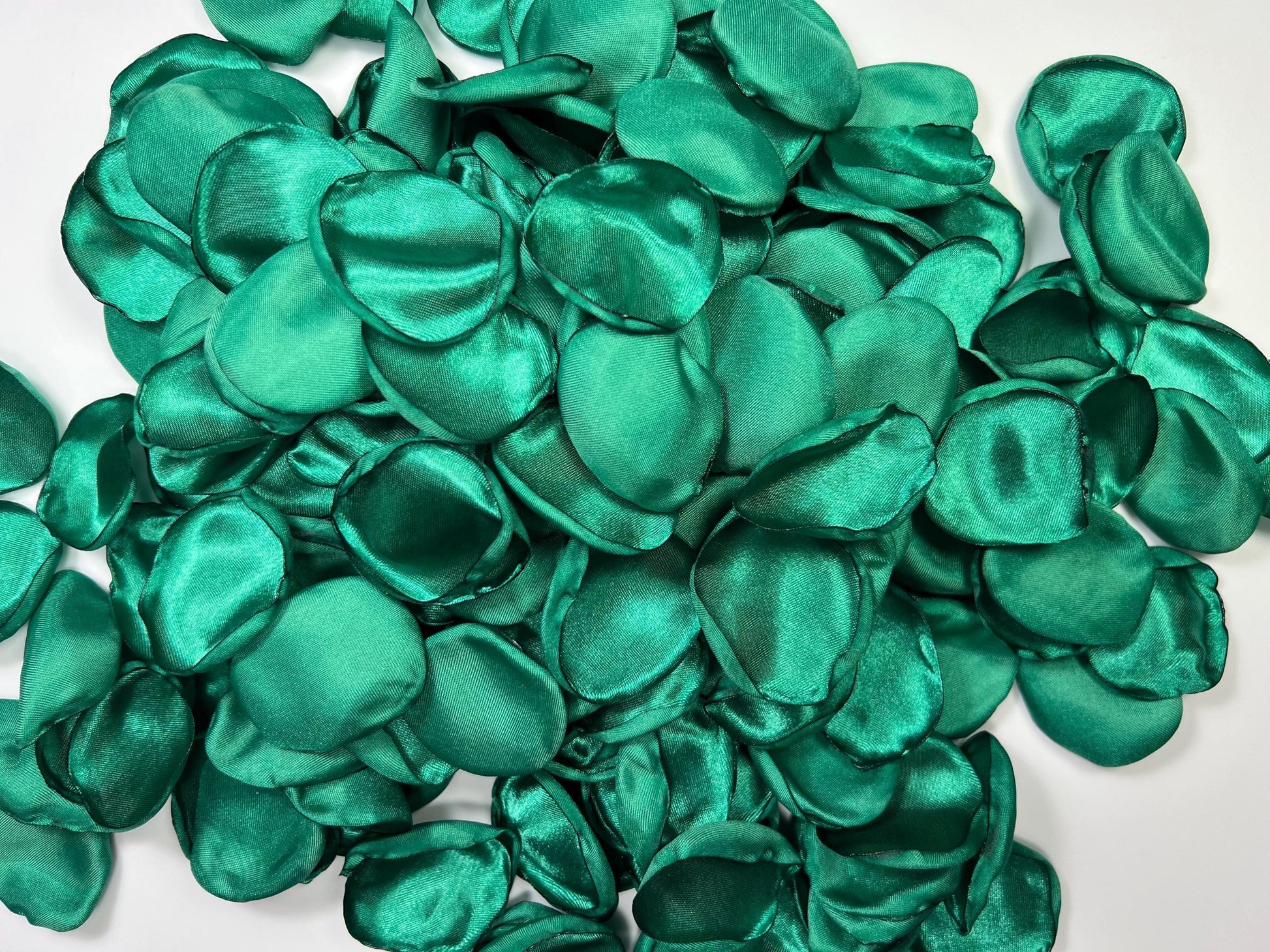 Emerald Green Petals Wedding Decor Flower Girl Petals Jade Green Wedding Aisle Petals Flower Teal Green Ceremony Decor Confetti Peacock
