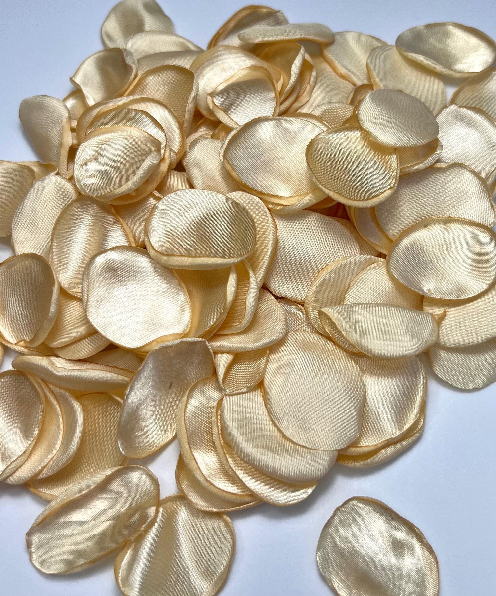 Champagne Gold Petals Wedding Decor Flower Girl Petals Ivory Wedding Aisle Decor Flower Petals Soft Gold Ceremony Confetti Bridal Shower