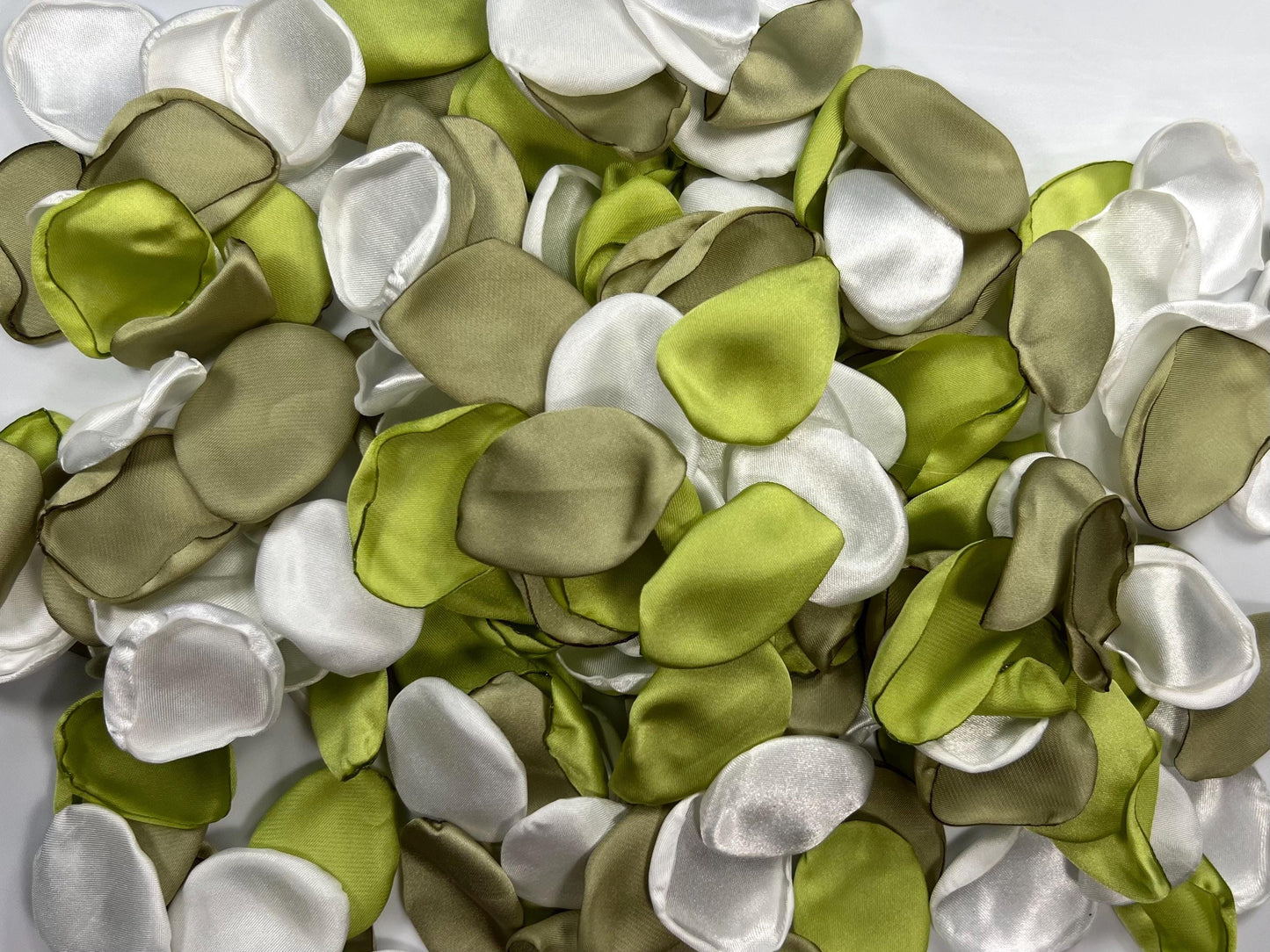 Green White Petals Silk Wedding Decor Flower Girl Petals Sage Green Olive Aisle Flower Petals Apple Green Lime Ivory Decor Confetti
