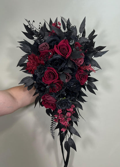 Black Burgundy Cascading Bouquet, Bridal Gothic Bouquet, Black Calla Lily Cascade Bouquet, Moody Halloween Bridesmaid Flowers Artificial