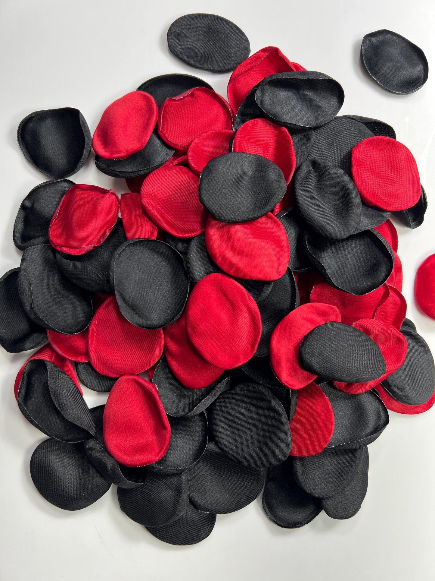 Black Red Petals Wedding Decor Flower Girl Petals Black Wedding Aisle Decor Flower Petals Black Ceremony Decor Red Confetti