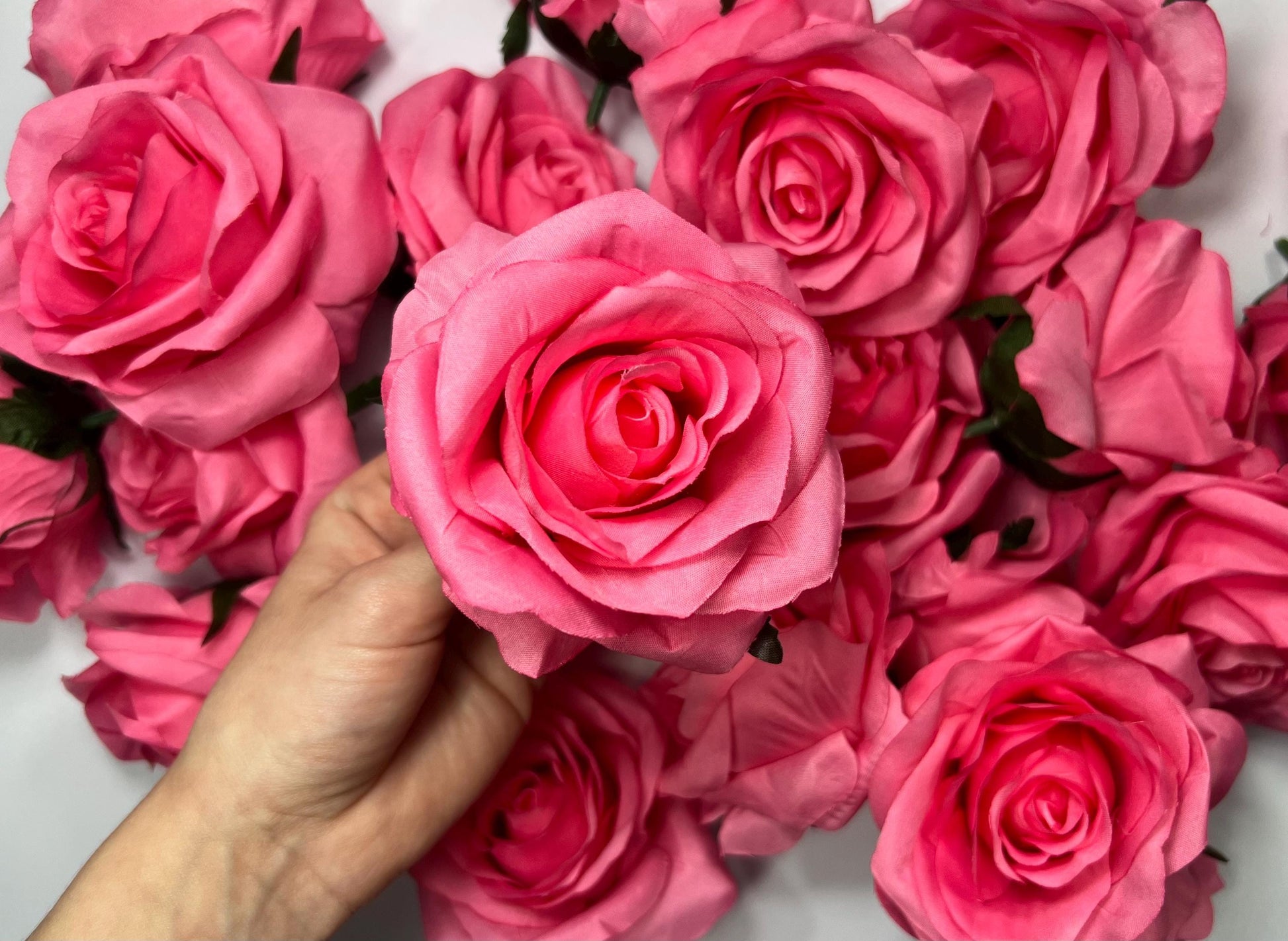 Hot Pink Flower Heads Wedding Fuchsia Artificial Flowers Wedding Bright Pink Rose Head Silk Magenta Pink Neon DIY Supplies Bouquet Roses