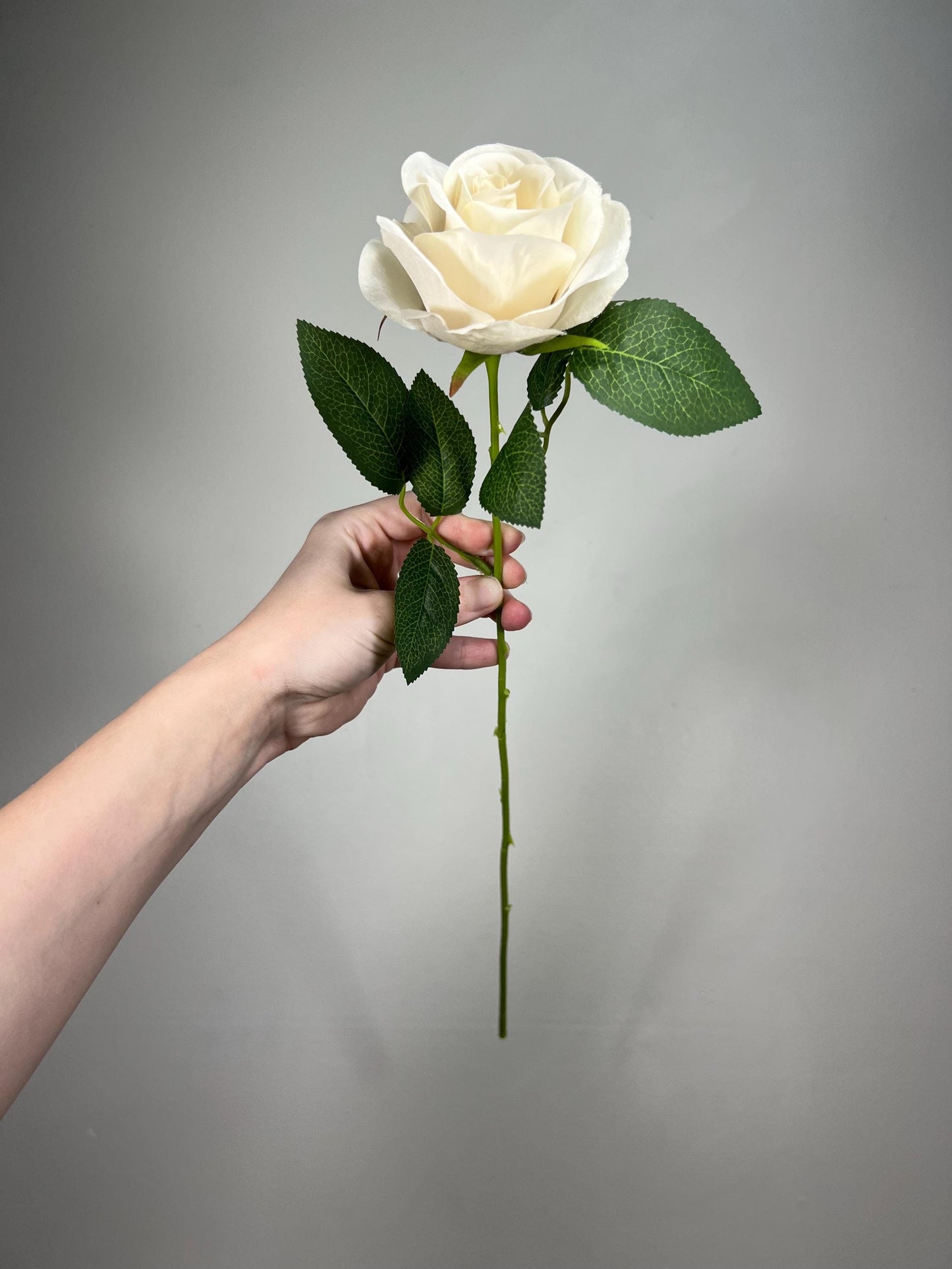 Beige Roses Artificial Flower Heads with Stem Ivory Wedding Roses for Bouquet DIY Cream Roses Real Touch Floral Off White Supplies Flowers