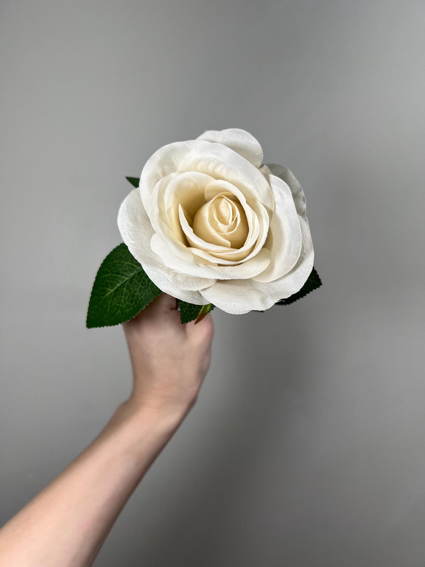 Beige Roses Artificial Flower Heads with Stem Ivory Wedding Roses for Bouquet DIY Cream Roses Real Touch Floral Off White Supplies Flowers