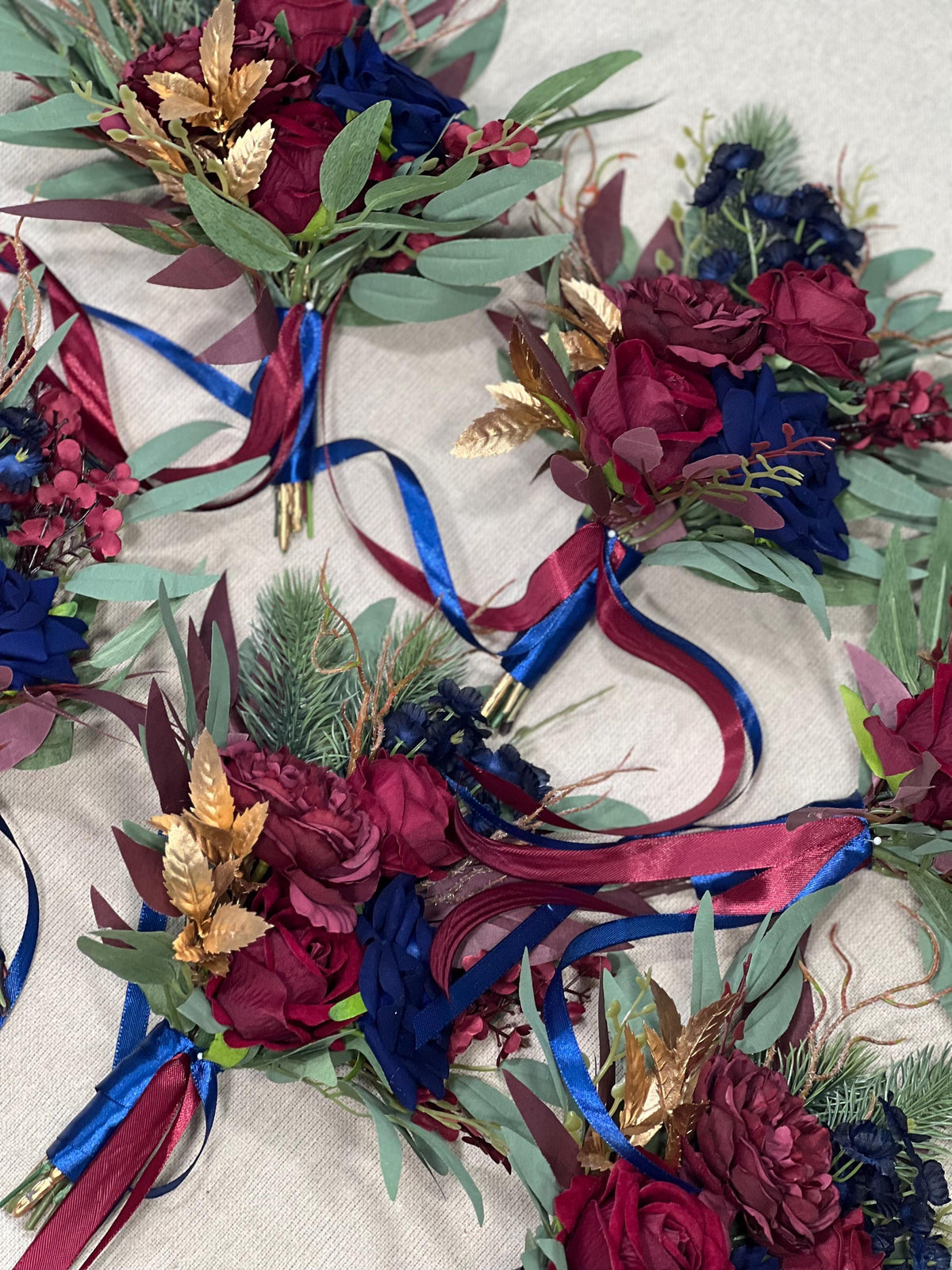 Burgundy Navy Blue Pew Decor Flower Wedding Dark Blue Maroon Gold Chair Decor Aisle Marker Winter Pine Tree Eucalyptus Artiticial Flower