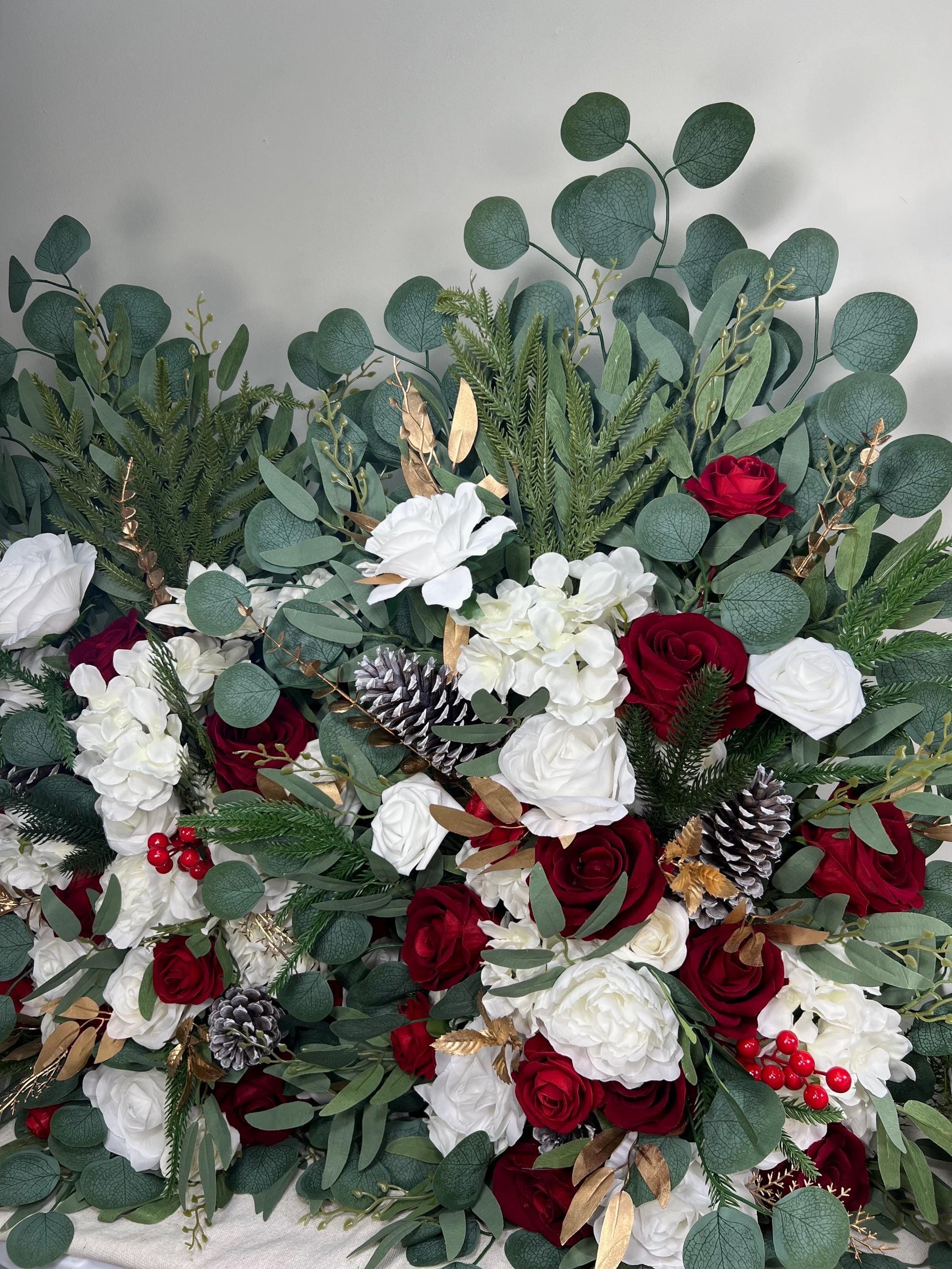 Christmas Aisle Marker White Red Wedding Ground Arch Arrangements Tree Pine Cone Gold Floor Decor Barrel Whiskey Ivory Dark Red Winter