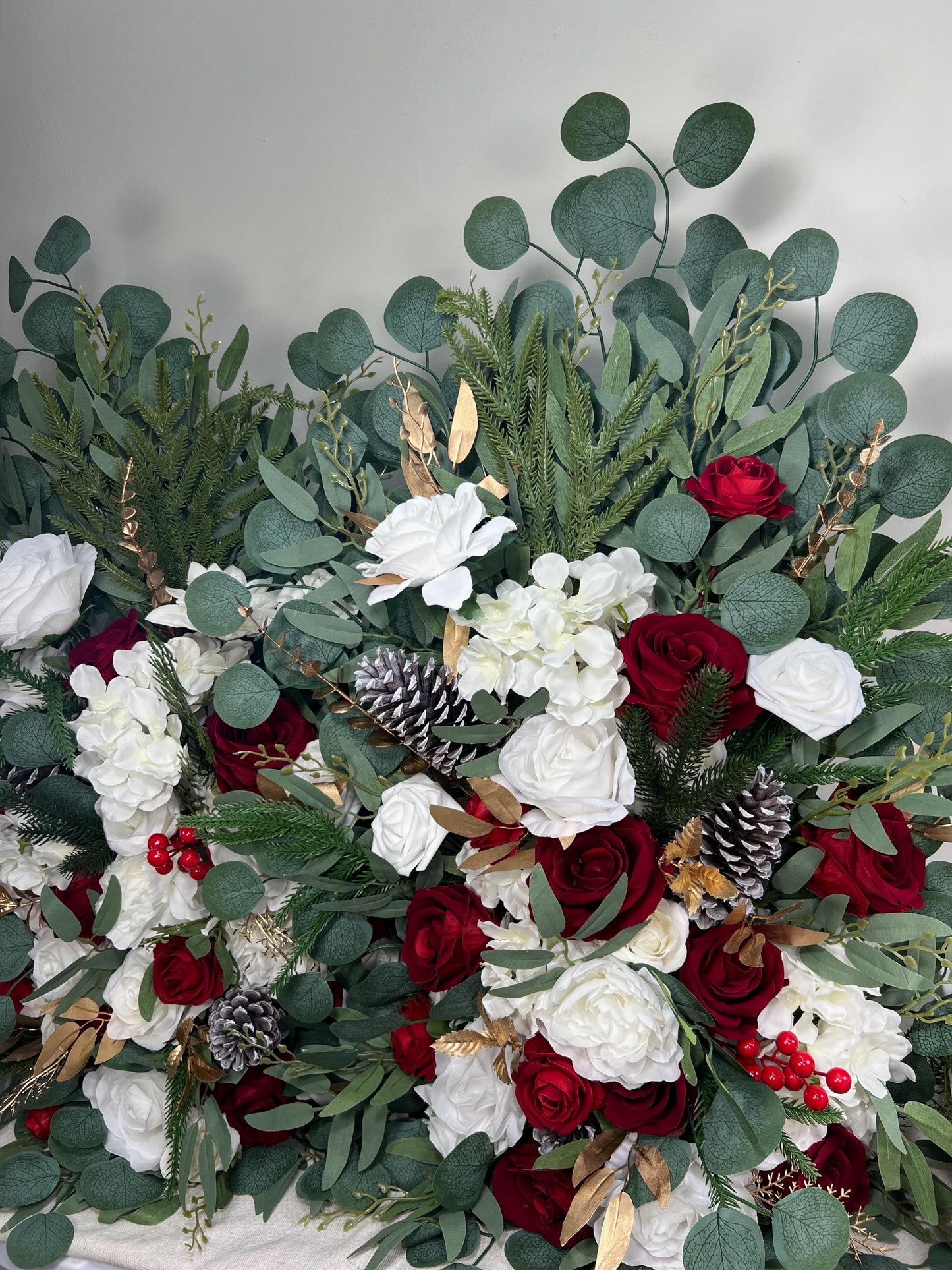 Christmas Aisle Marker White Red Wedding Ground Arch Arrangements Tree Pine Cone Gold Floor Decor Barrel Whiskey Ivory Dark Red Winter