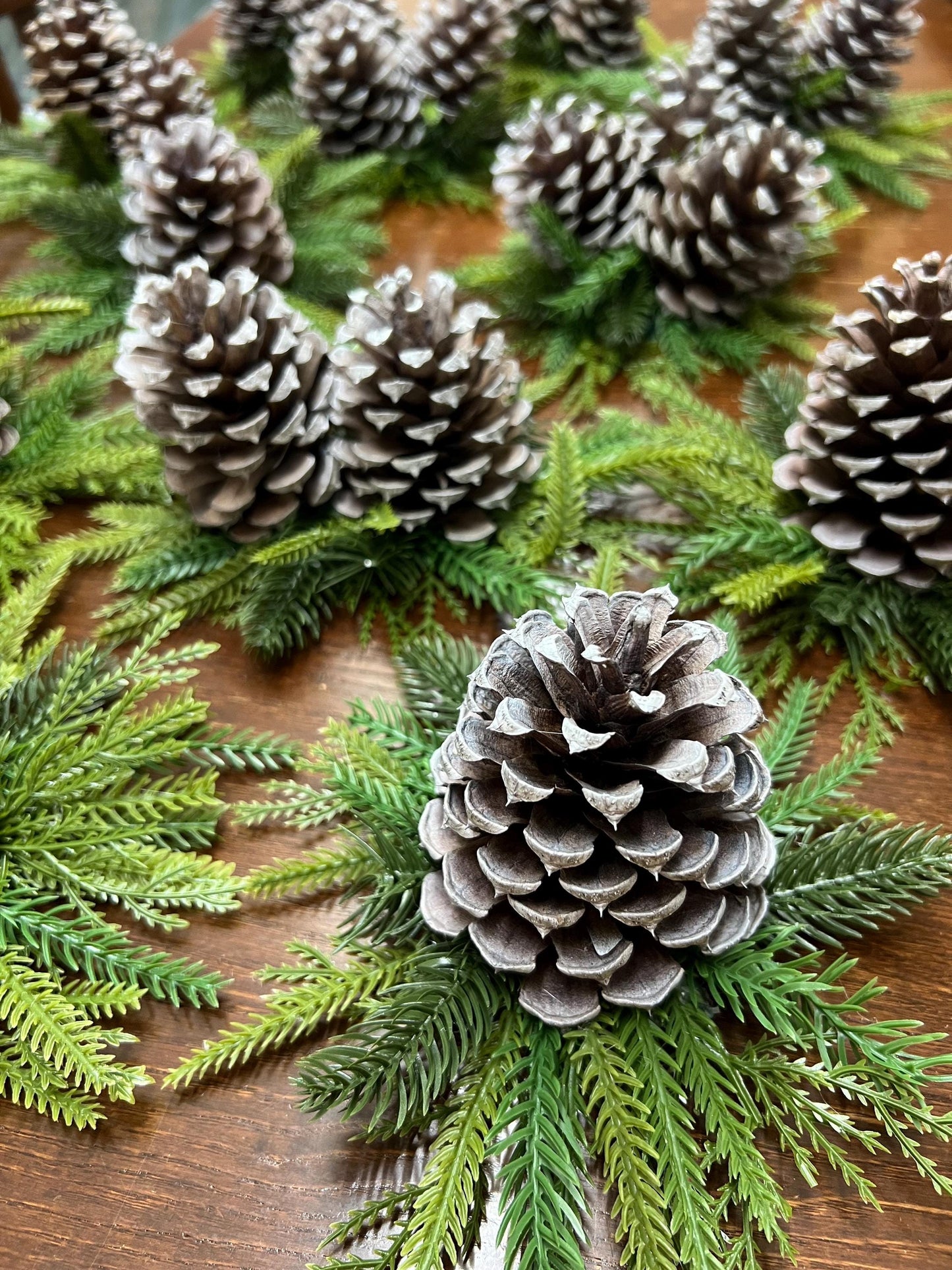 Mini Christmas Centerpiece Wedding Pine Cones Winter Decor Rustic Table Arrangement Party Decoration Small Evergreen Artificial Pine Tree