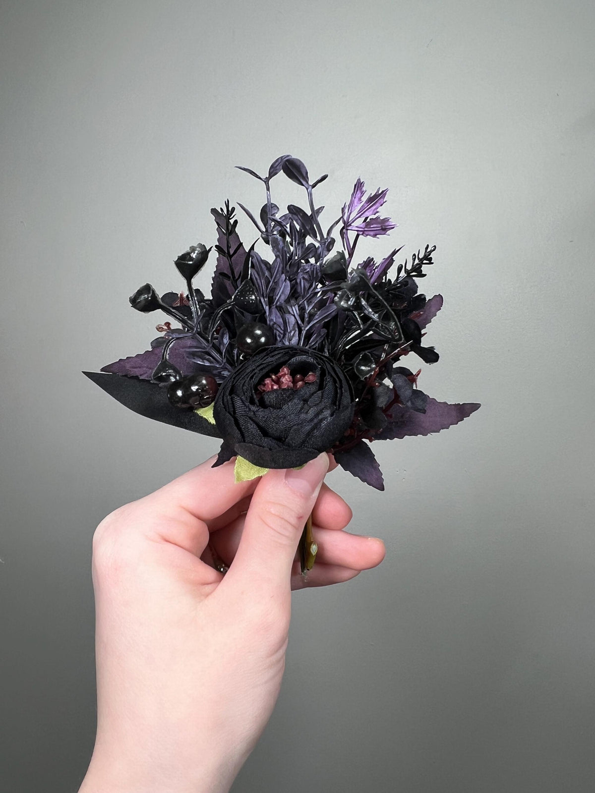 Black Plum Boutonniere Wedding Groom Black Dark Purple Pin Boutonniere Gothic Groomsmen Poppy Moody Artificial Flowers Lapel Men Accessories