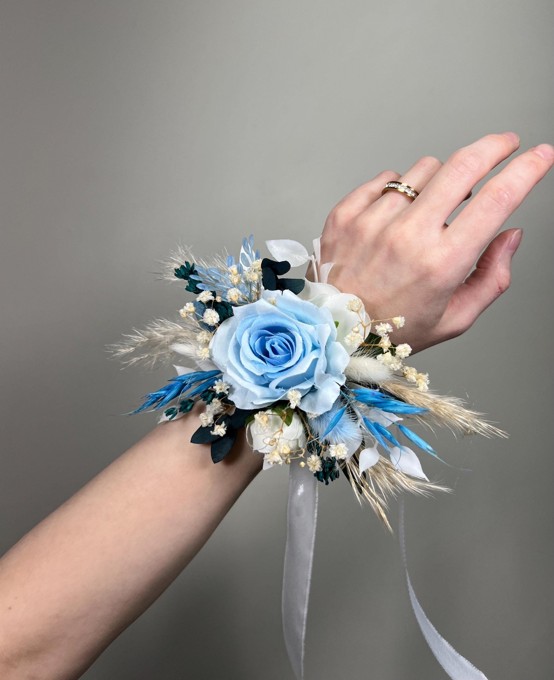Blue Corsage Wedding Boho Eucalyptus Wrist Corsage Sky Blue Rose Bridesmaids Corsage Dusty Blue Baby Breath Prom Corsage Artificial Flowers