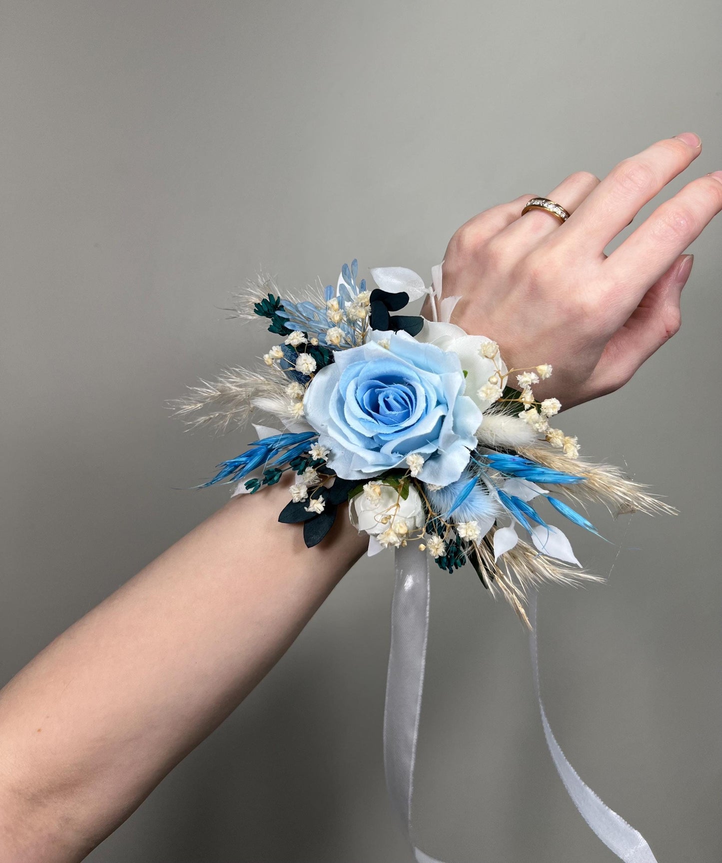 Blue Corsage Wedding Boho Eucalyptus Wrist Corsage Sky Blue Rose Bridesmaids Corsage Dusty Blue Baby Breath Prom Corsage Artificial Flowers
