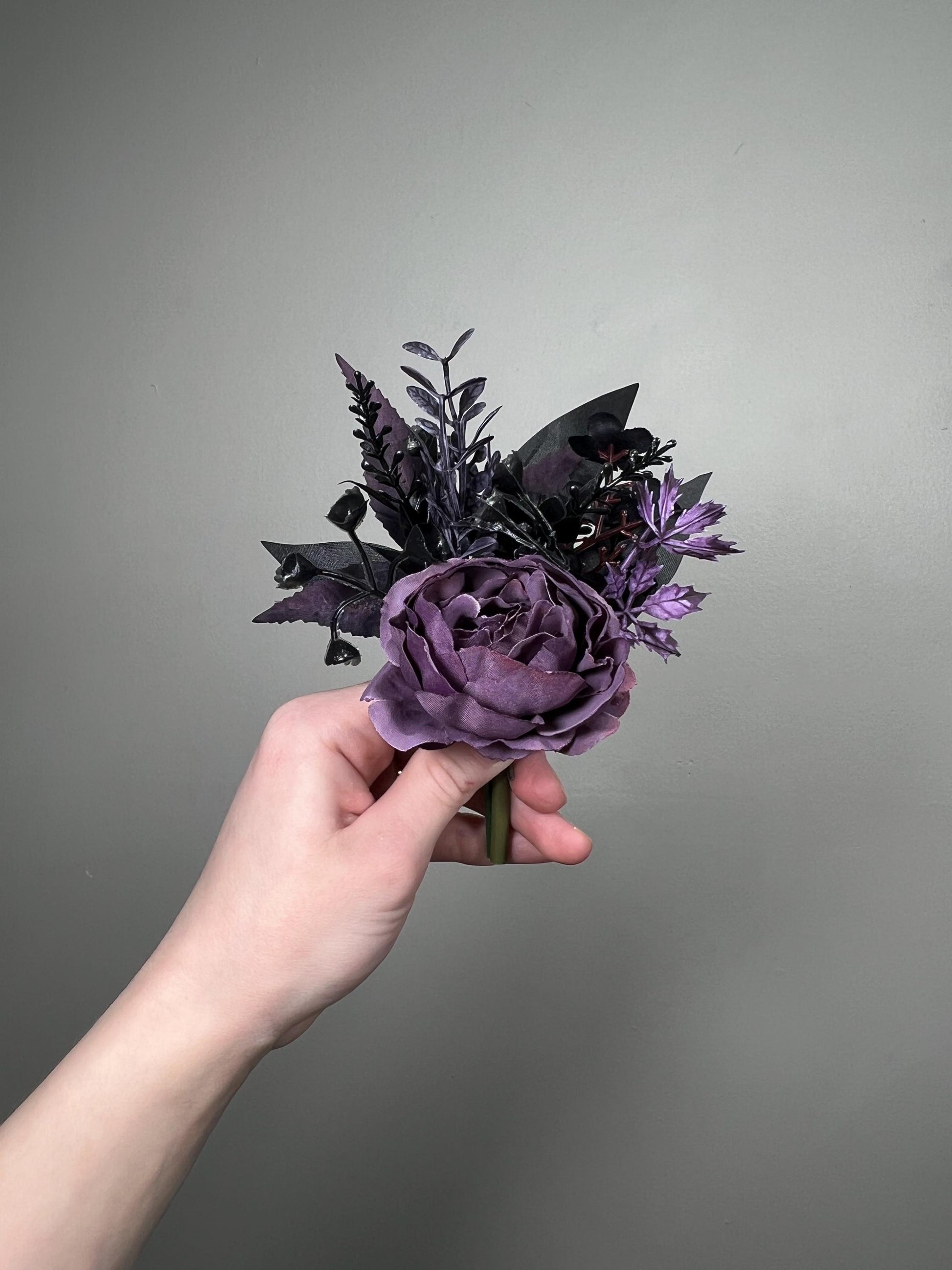 Black Plum Boutonniere Wedding Groom Black Dark Purple Pin Boutonniere Gothic Groomsmen Poppy Moody Artificial Flowers Lapel Men Accessories