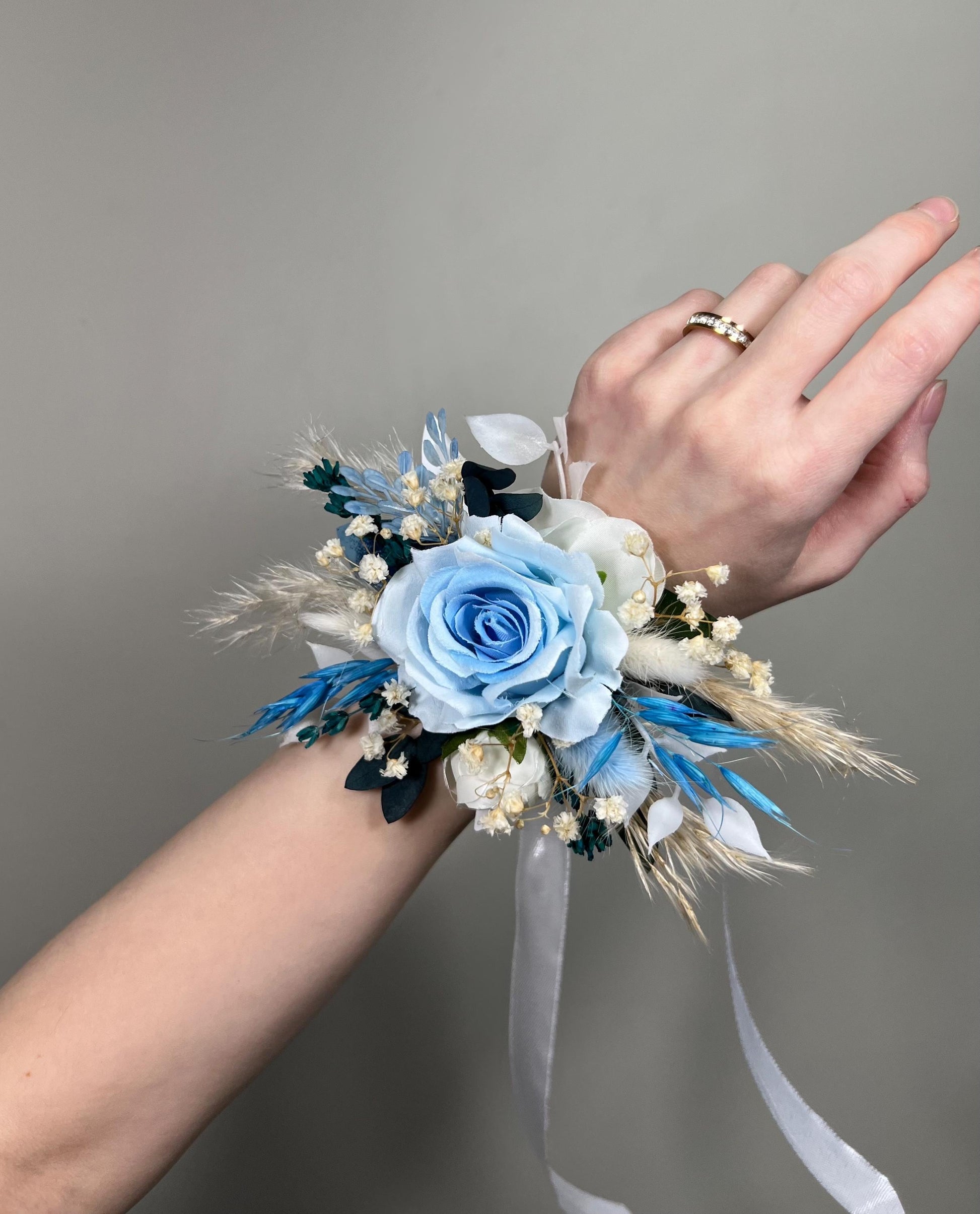 Blue Corsage Wedding Boho Eucalyptus Wrist Corsage Sky Blue Rose Bridesmaids Corsage Dusty Blue Baby Breath Prom Corsage Artificial Flowers