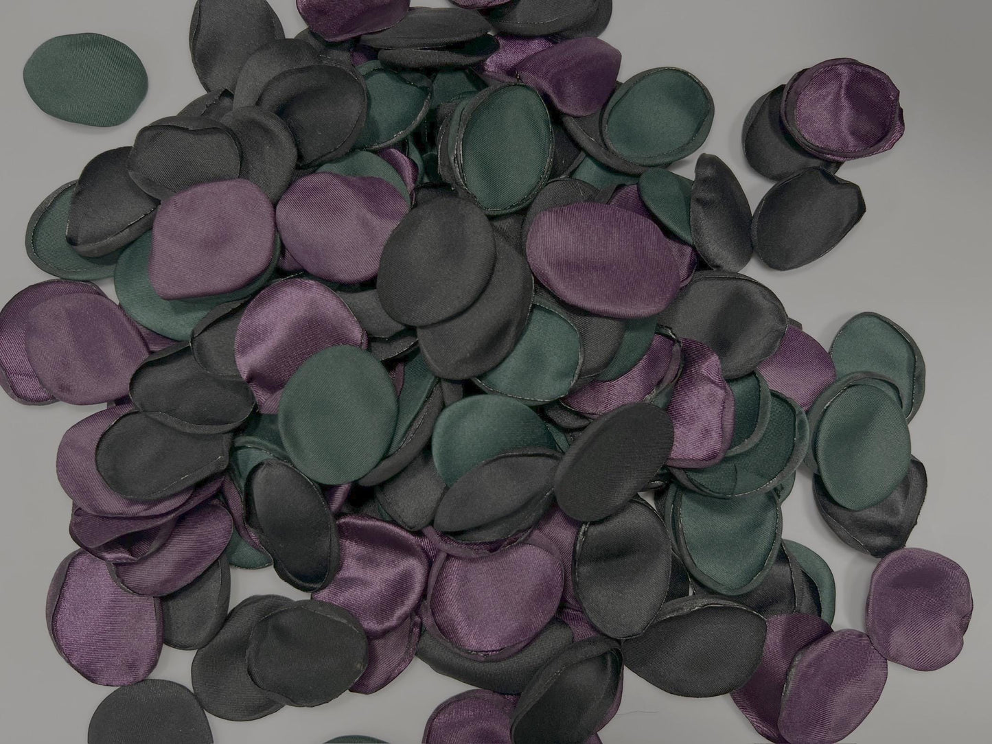 Black Purple Green Petals Silk Flower Wedding Gothic Plum Emerald Green Black Rose Petals Ceremony Decor Dark Green Hunter Petals