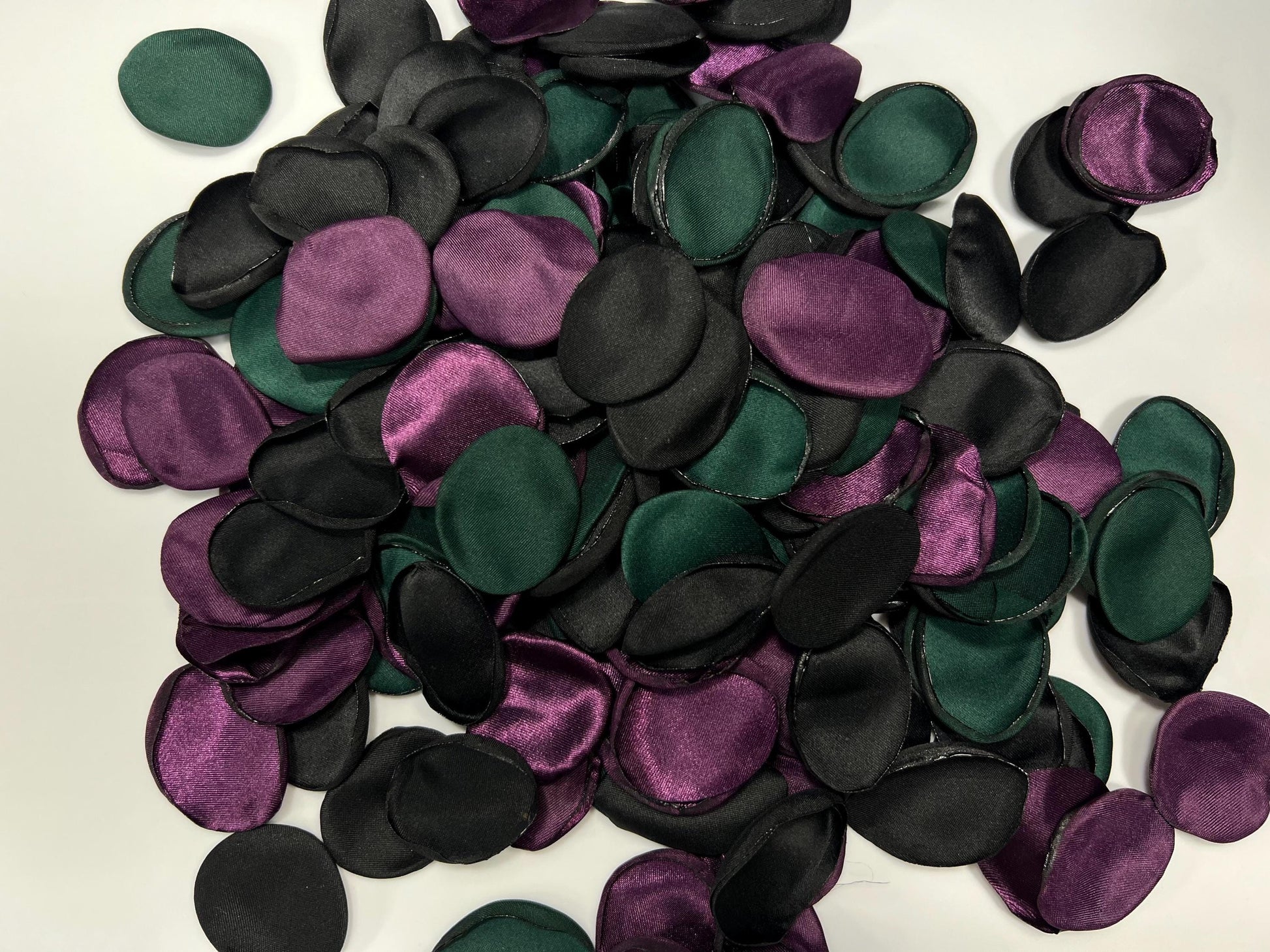 Black Purple Green Petals Silk Flower Wedding Gothic Plum Emerald Green Black Rose Petals Ceremony Decor Dark Green Hunter Petals