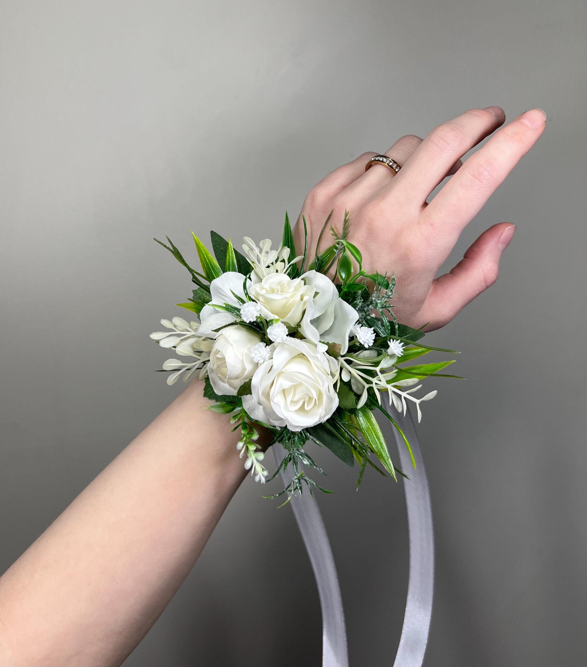 White Corsage Wedding Rustic Bridesmaids Wrist Corsage Ivory Eucalyptus Greenery Baby Breath White Rose Prom Corsage Artificial Flowers