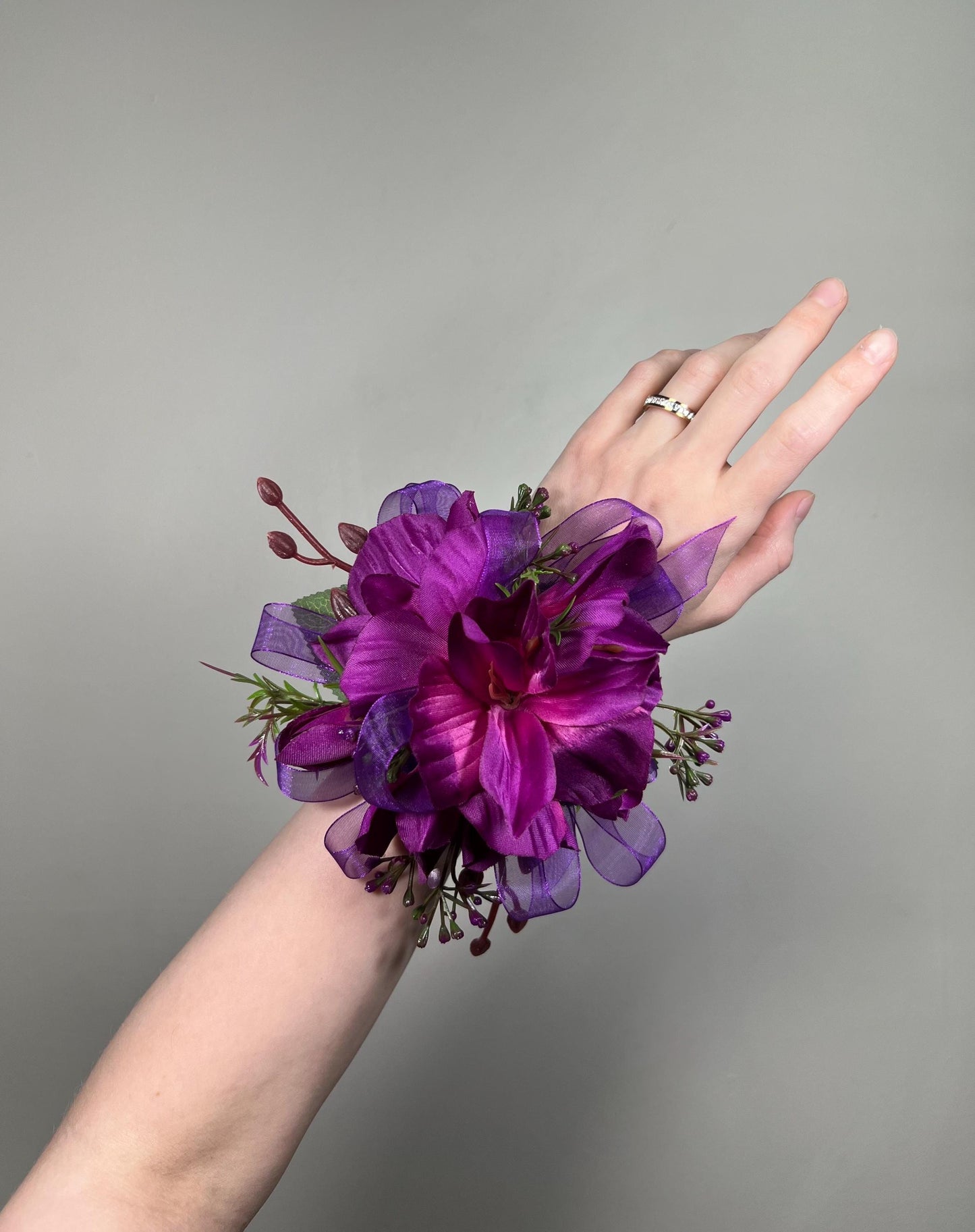 Fuchsia Purple Boutonnière, Wedding Groom Magenta Pin on Boutonnière, Groomsmen Lapel Plum Flower Buttonhole Reddit
