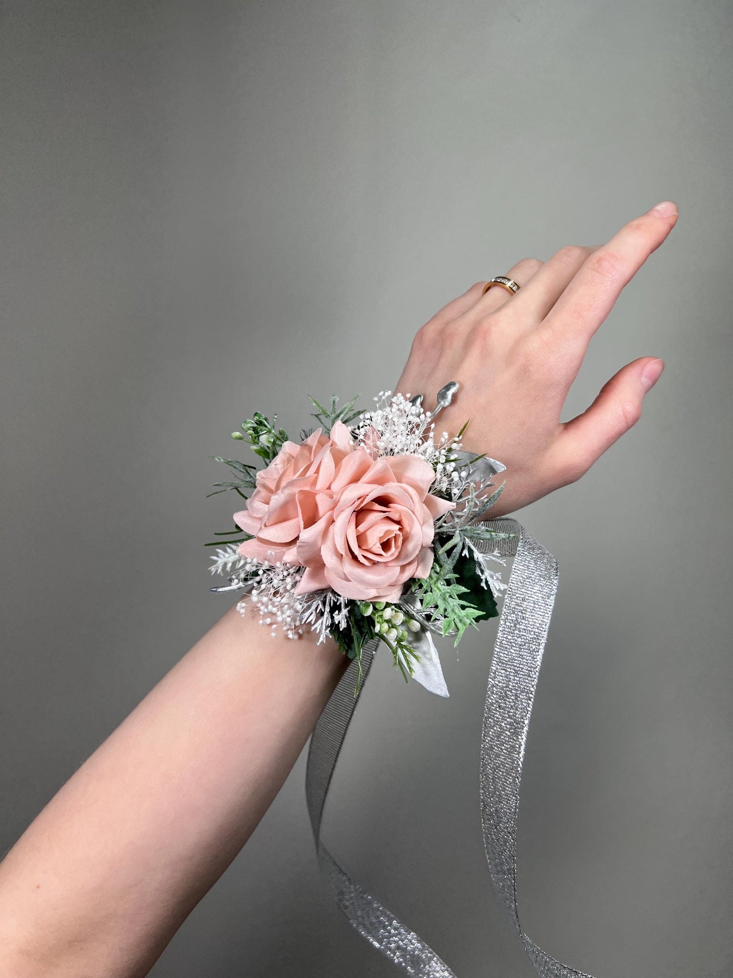 Blush Pink Boutonnière, Wedding Light Pink Silver Groom Boutonnière, Groomsmen Soft Pink Baby Breath Buttonhole, Lapel Men Artificial Flower