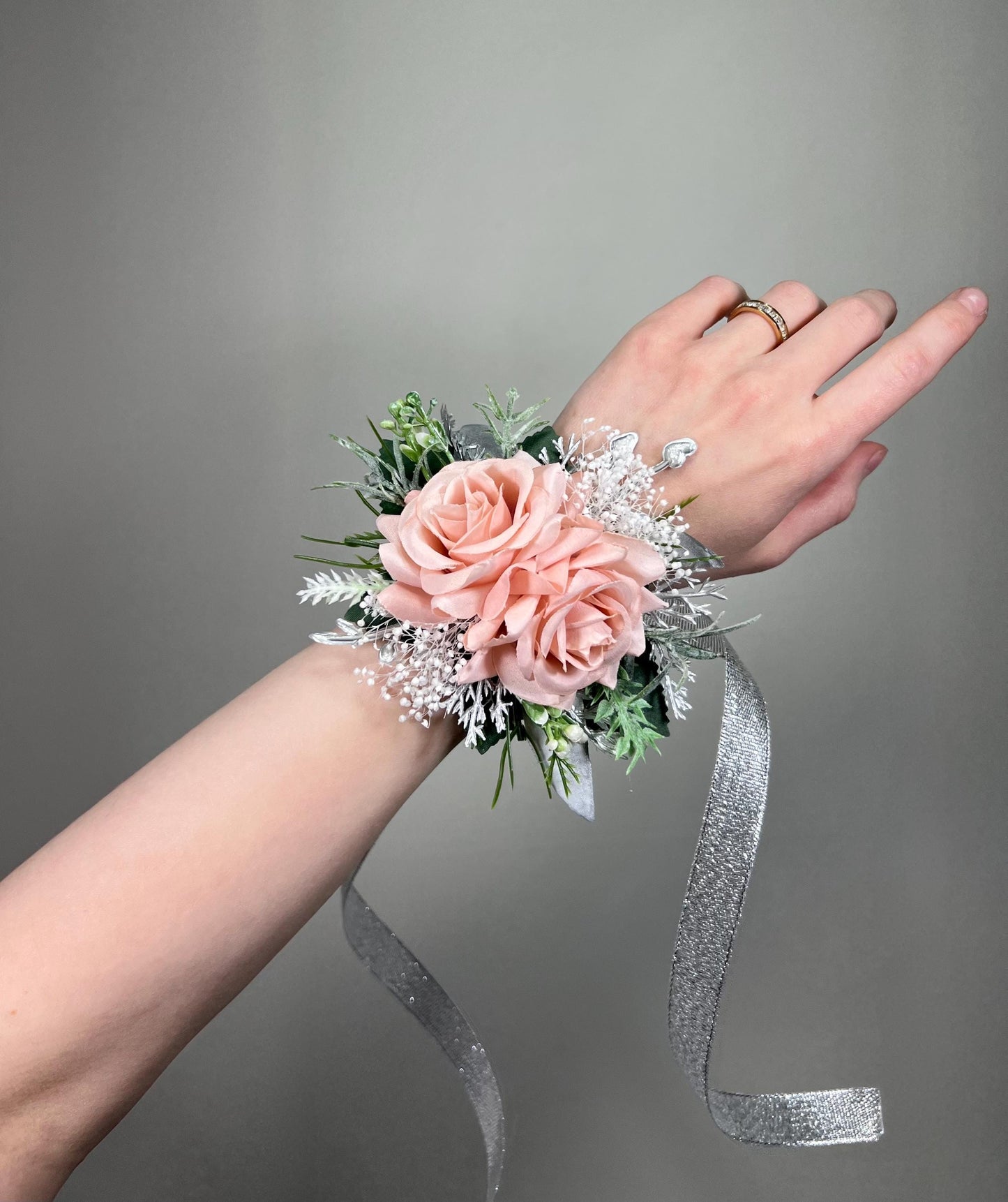 Blush Pink Boutonnière, Wedding Light Pink Silver Groom Boutonnière, Groomsmen Soft Pink Baby Breath Buttonhole, Lapel Men Artificial Flower