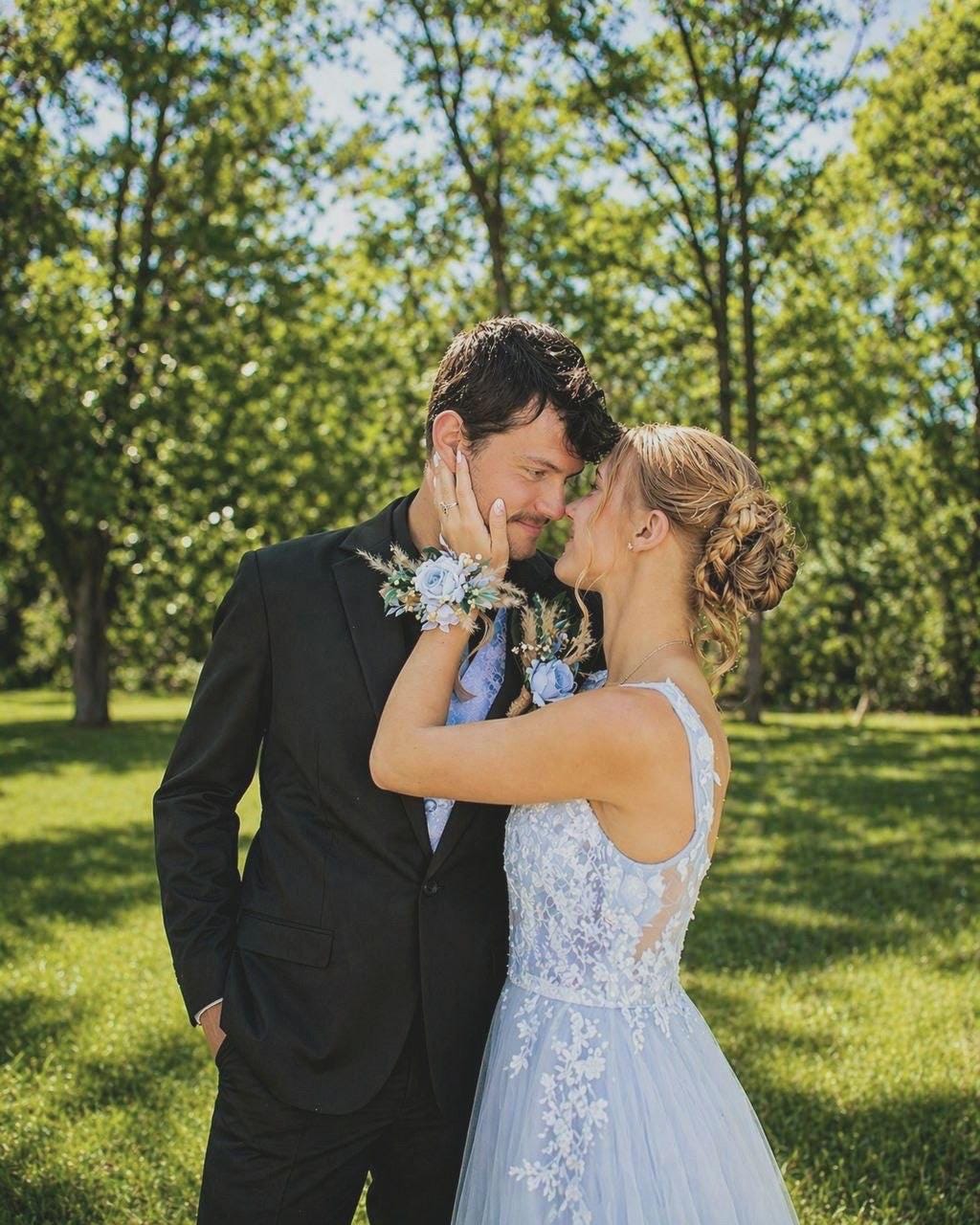 Blue Corsage Wedding Boho Eucalyptus Wrist Corsage Sky Blue Rose Bridesmaids Corsage Dusty Blue Baby Breath Prom Corsage Artificial Flowers