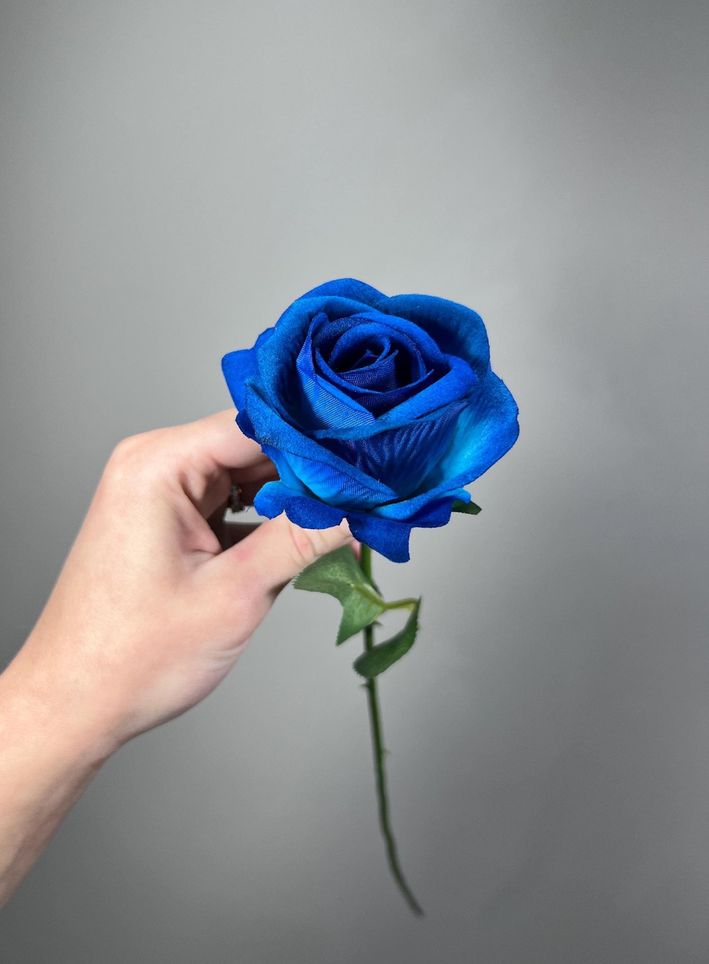 Royal Blue Rose, Artificial Flower Heads with Stem, Blue Wedding Flowers, Craft Supplies DIY Bouquet, Sapphire Blue Roses Home Decor