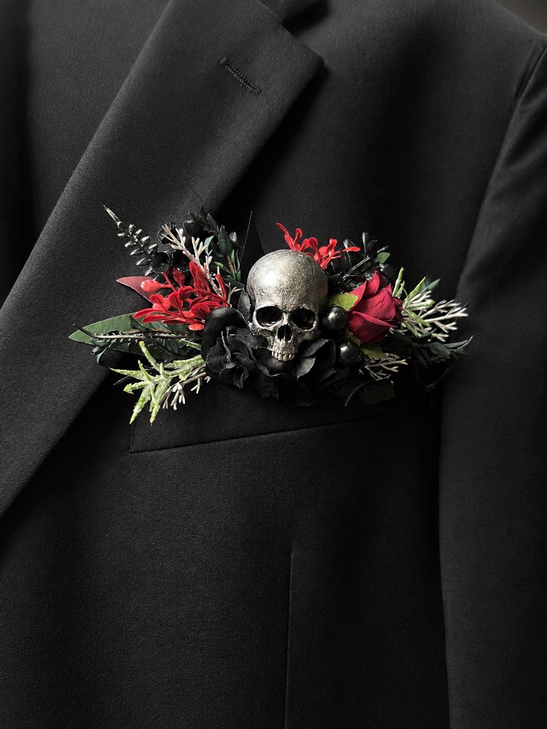 Black Burgundy Skull Pocket Boutonniere, Gothic Floral Wedding Square Boutonniere, Groomsmen Silver Skull Halloween Boutonnière
