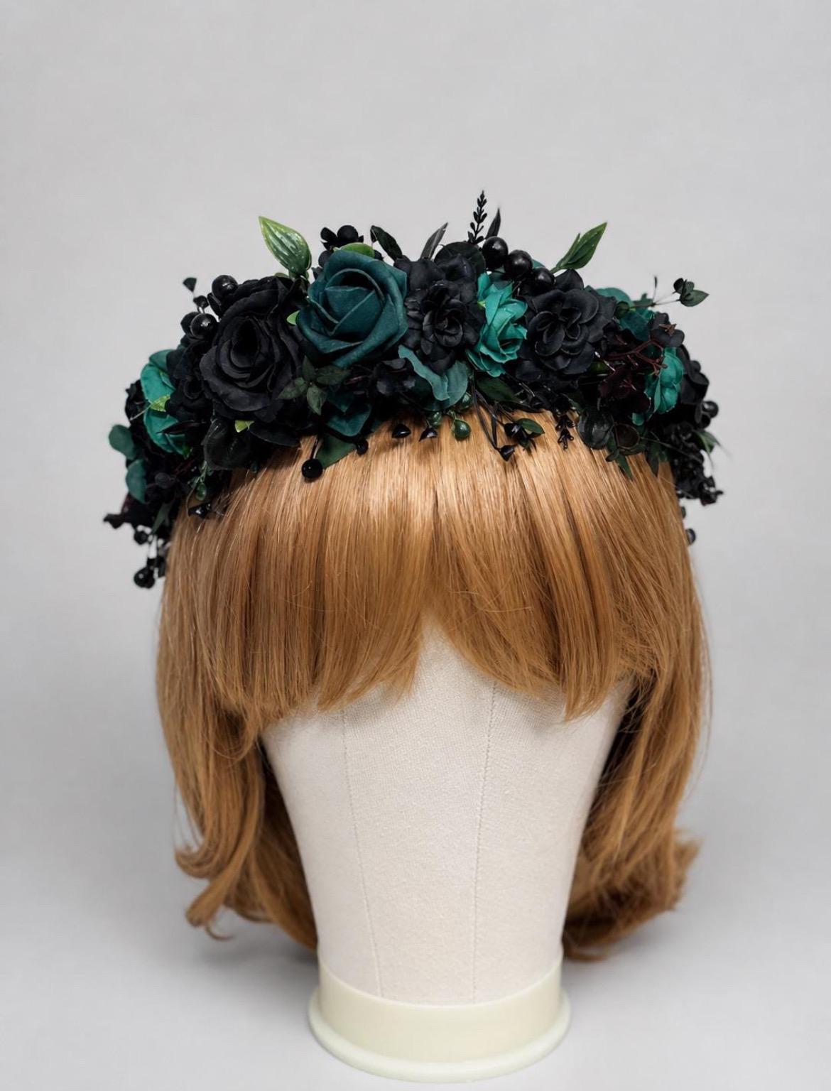 Black Emerald Green Wedding Bouquet, Gothic Bridal Bouquet, Black Wedding Flowers, Dark Green Silver Bouquet, Bridesmaids Black Green Flower