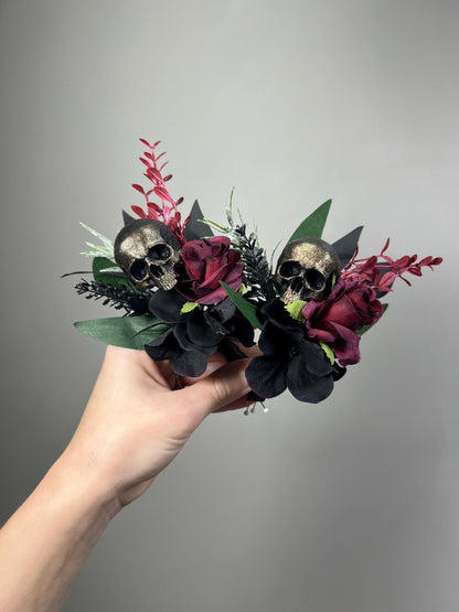 Black Burgundy Skull Boutonniere, Gothic Floral Wedding Dark Purple Boutonniere Pin On, Groomsmen Lapel Flower, Black Halloween Buttonhole