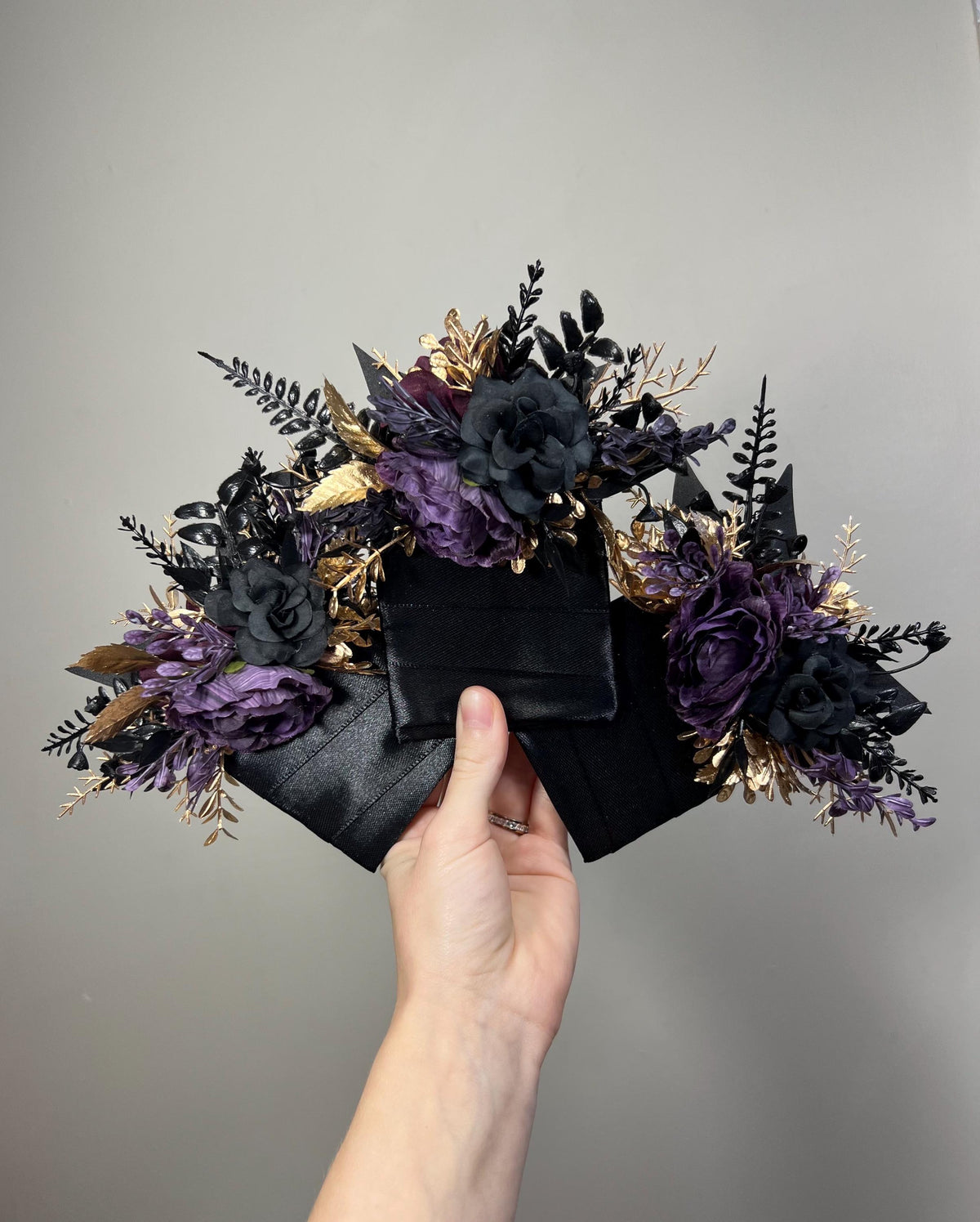 Black Plum Pocket Boutonnière, Wedding Gothic Square Boutonnière, Black Gold Dark Purple Groom Flower, Black Purple Pocket Boutonnière