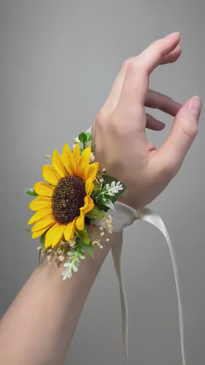 Sunflower Corsage Wedding Wrist Corsage Sunflower Bridesmaids Corsage Baby Breath Sunflowers Fall Corsage Artifitical Flower