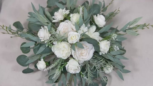 White Centerpiece Wedding Ivory Table Round Centerpiece White Circle Centerpiece Table Decor White Sweetheart White Eucalyptus Sage