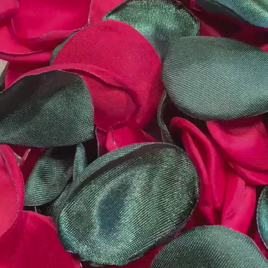 Christmas Petals Green Red Petals Wedding Decor Flower Girl Petals Emerald Green Aisle Decor Flower Petals Red Green Forest Decor Confetti
