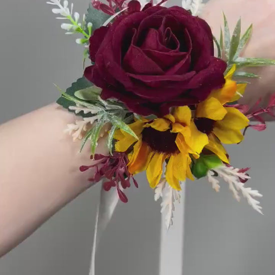 Sunflower Corsage Burgundy Wedding Boutonniere Sunflower Corsage Mom Bridesmaids Corsage Boutonnière Groom Sunflower Fall Artificial Flower