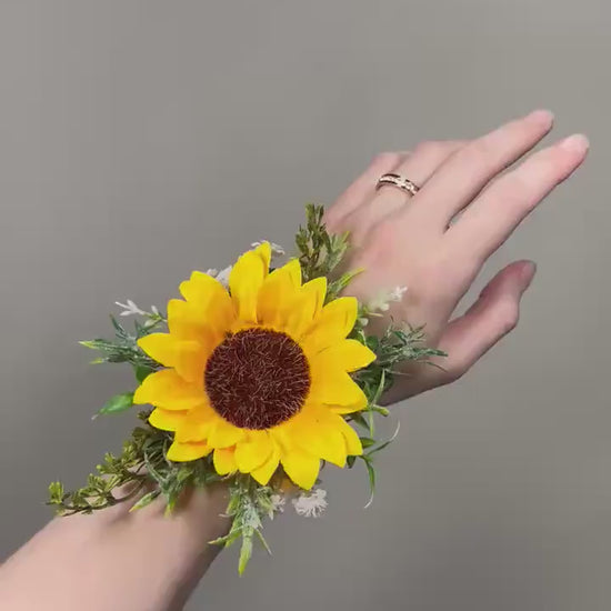 Sunflower Corsage, Wedding Yellow Sunflower Wrist Corsage, Bridesmaids Wristlet Elastic Pearl Band Sunflower