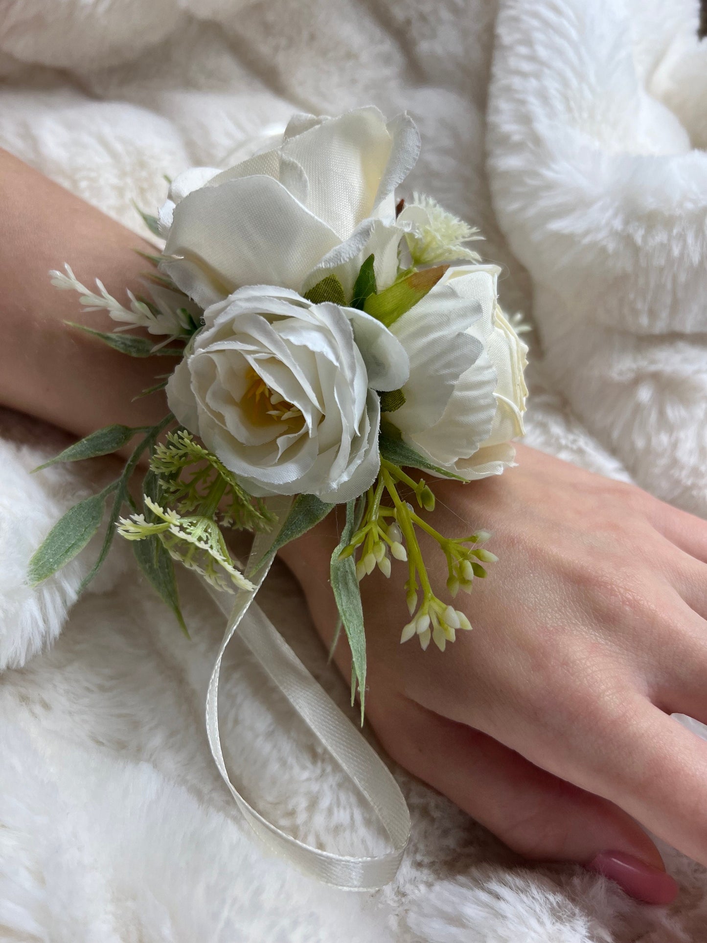 Wedding Corsage White Bridal Ivory Wedding Classic Wrist Corsage Bridesmaids Decor White Wedding Rose Accessories Artificial Flower Corsage