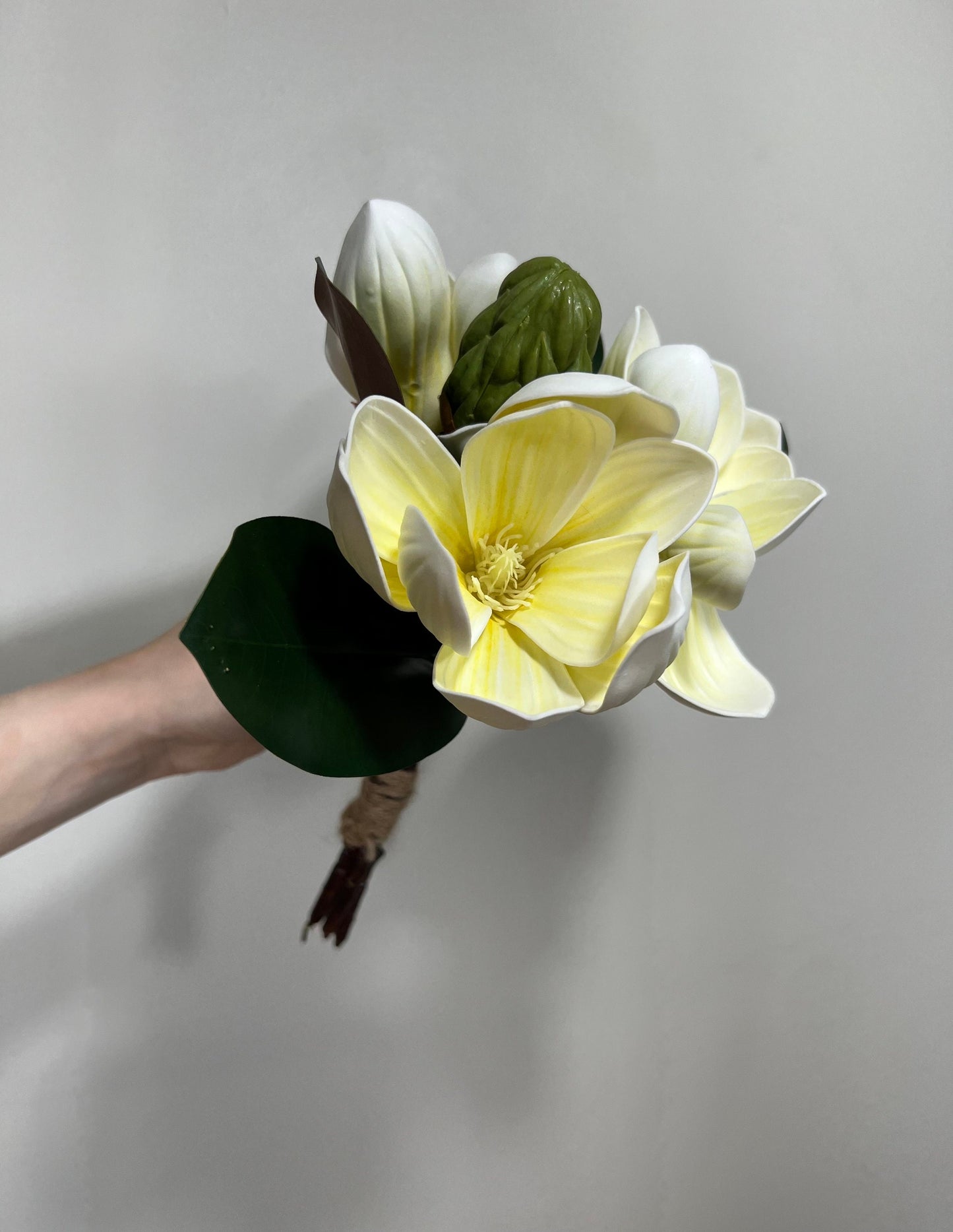 Magnolia Centerpiece Artificial Flowers Stem With Leaves Magnolia White Yellow High Quality Wedding Real Touch Flower Home Decor Handmade