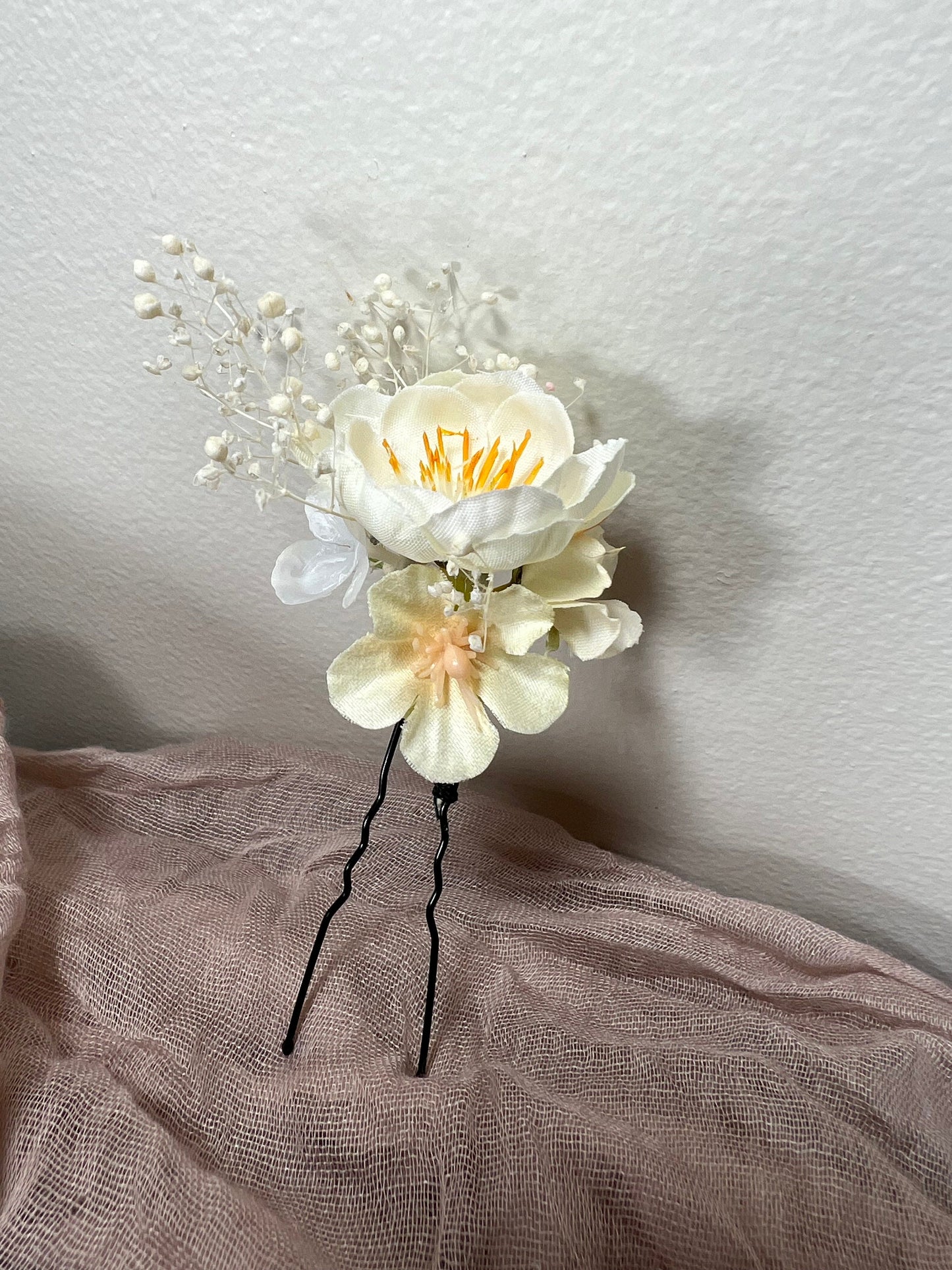 Wedding Hair Pin White Flower Girl Headpiece Floral Bridesmaids Hair Pin Accessories Artificial Dried Flowers Baby Breath Hair Pin Ivory