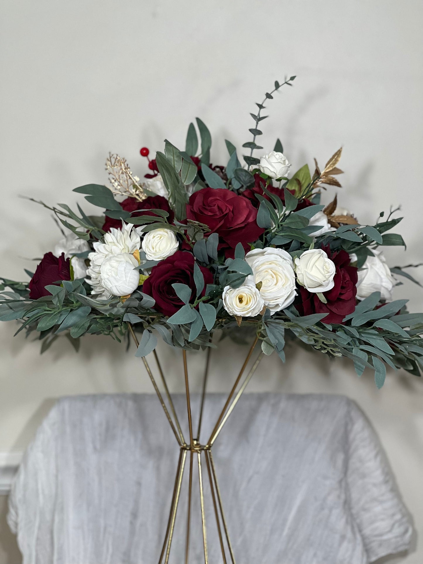 Wedding Burgundy Centerpiece Christmas Table Flower Ball Decoration White Table Centerpiece Barrel White Whiskey Winter Ivory Burgundy